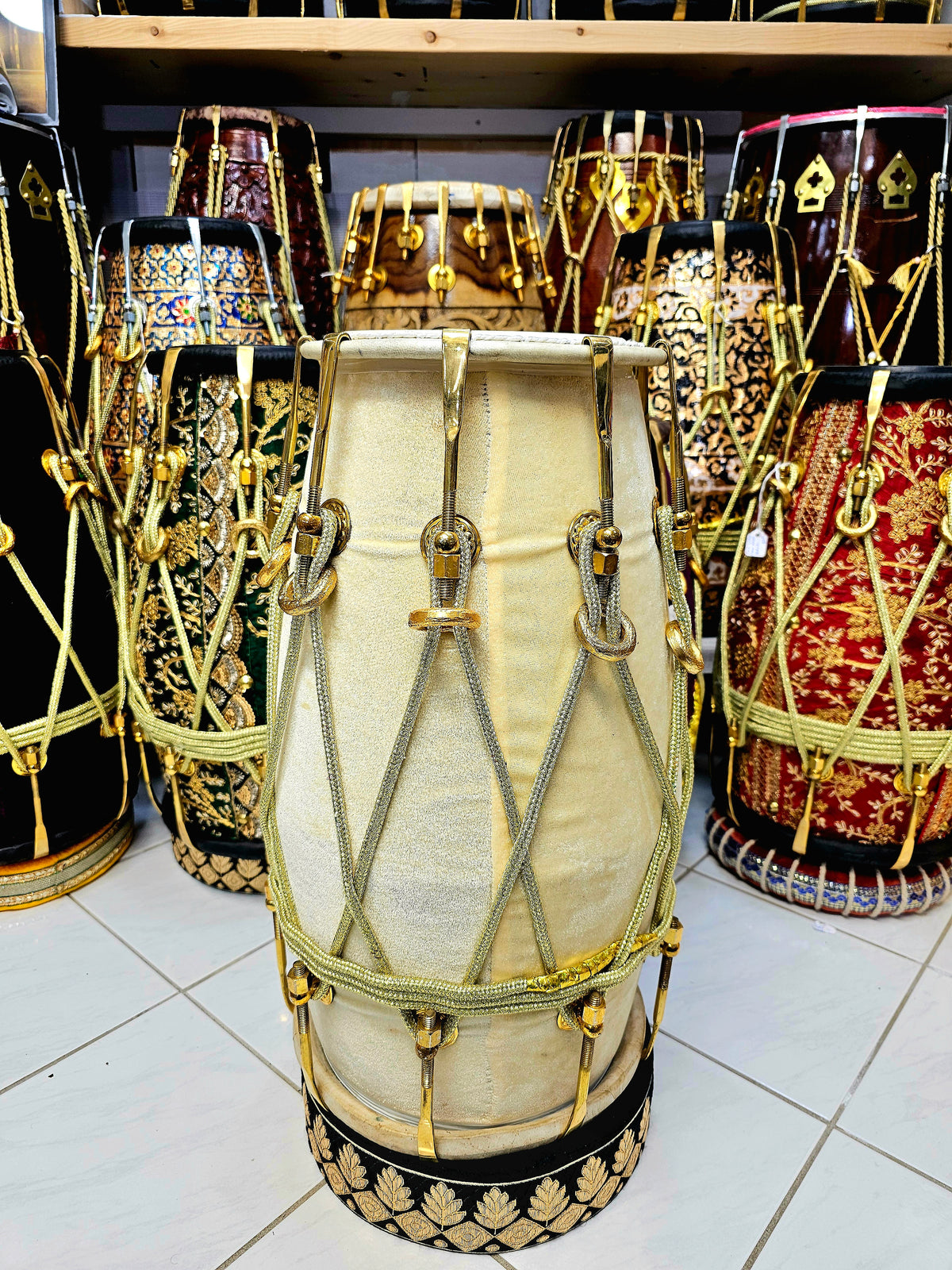 Cream Symphony Velvet Serenade Dholak *Minor Cosmetic Blemishes