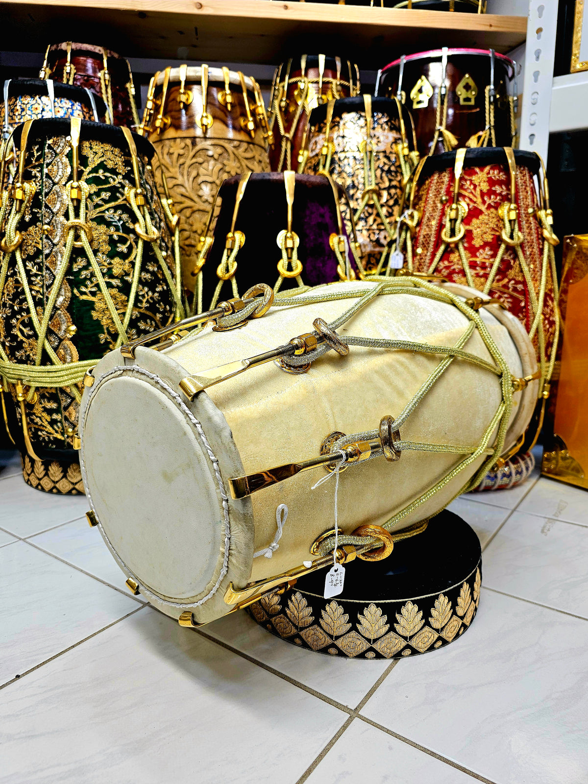 Cream Symphony Velvet Serenade Dholak *Minor Cosmetic Blemishes