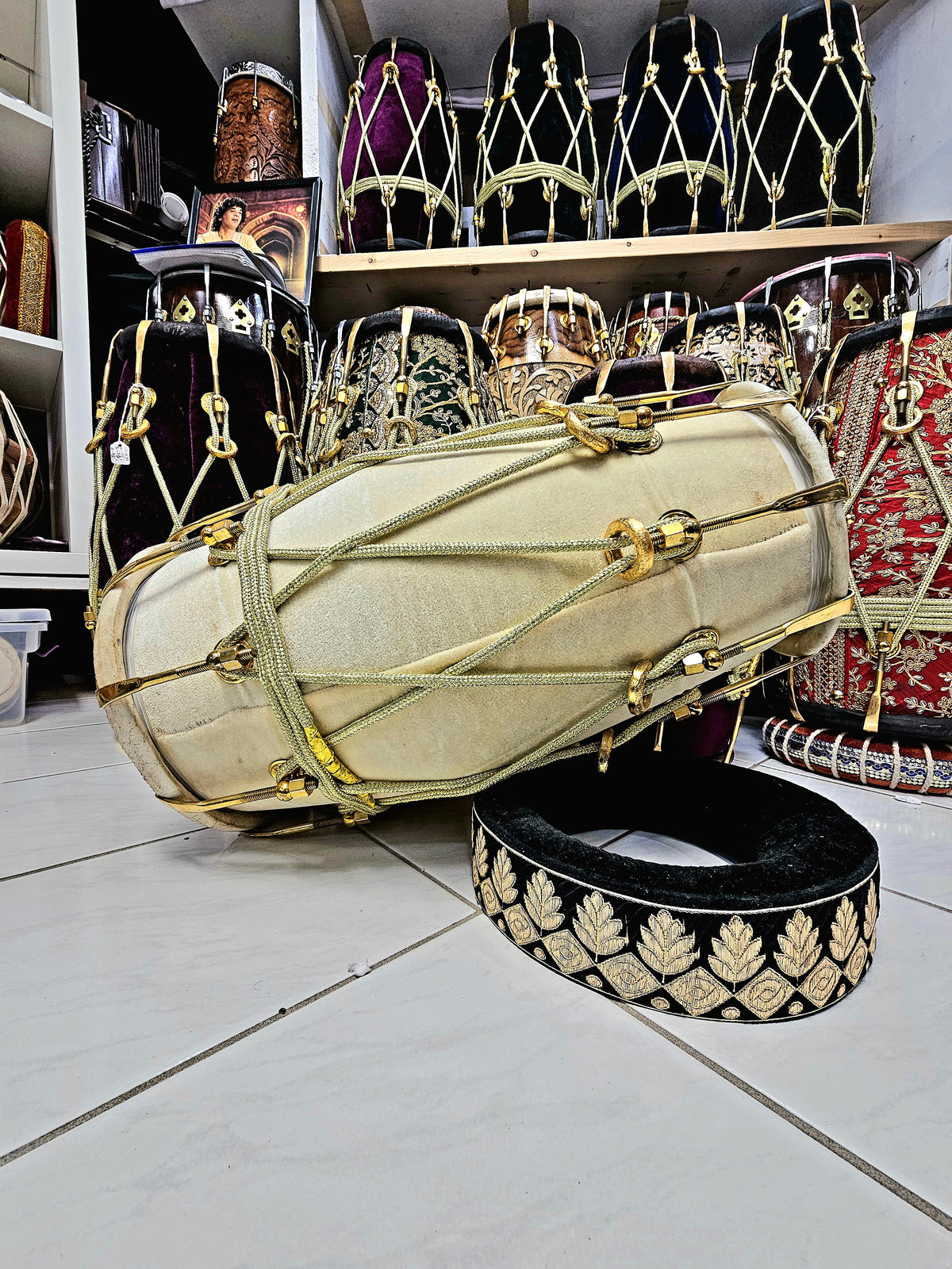 Cream Symphony Velvet Serenade Dholak *Minor Cosmetic Blemishes