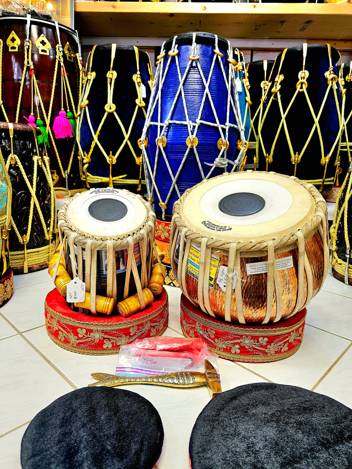 Verdigris Echo: 9.5" 4.8KG Copper Bayan & 5.5" Red Sheesham Dayan (F/F#/G) Mohd. Sharif Tabla Set