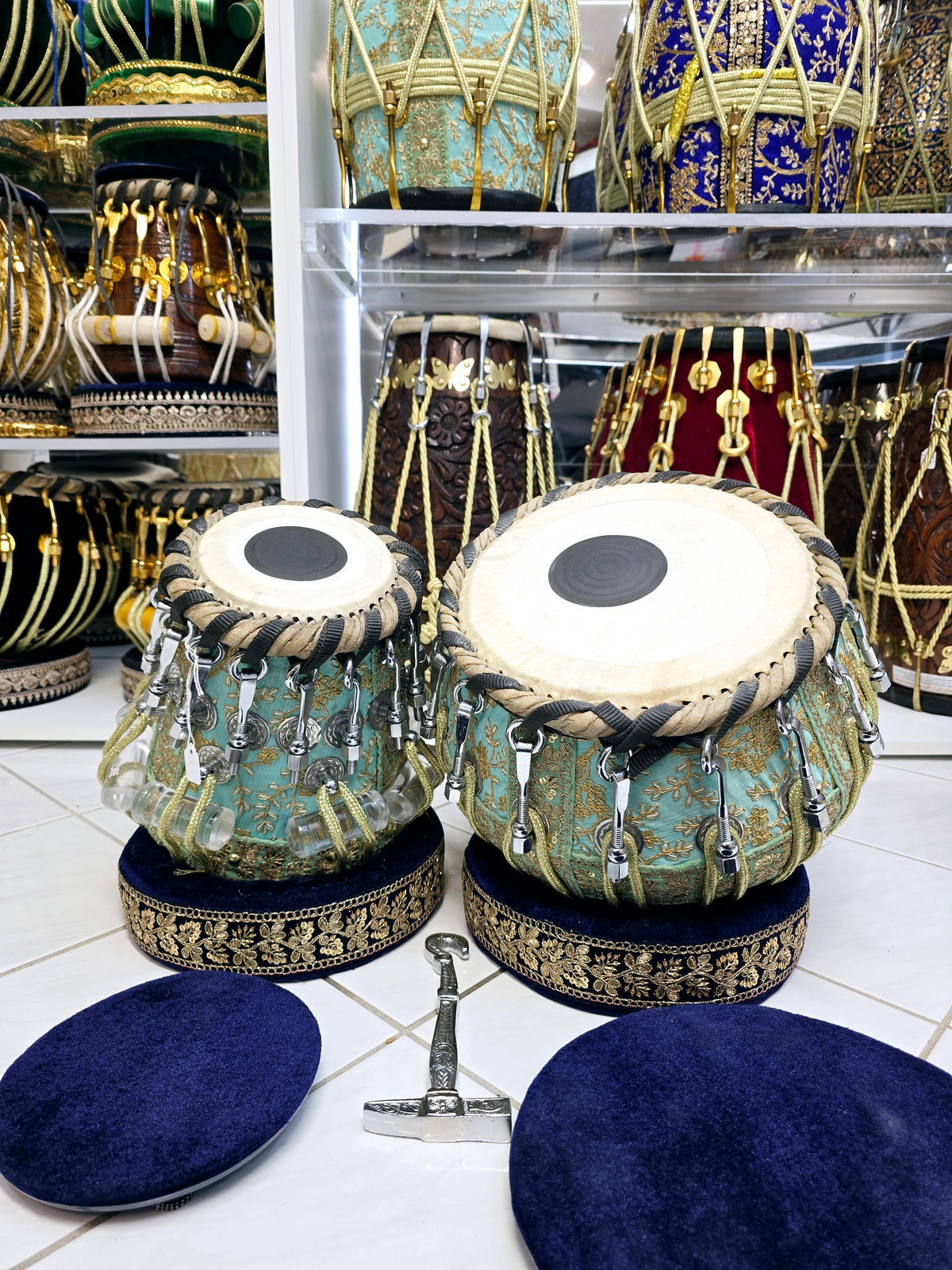 Teal Majesty: Red Sheesham Dayan & Copper Bayan Tabla Set with Chrome Bolts – 9.25” Bayan, 5.25” D#/E Dayan