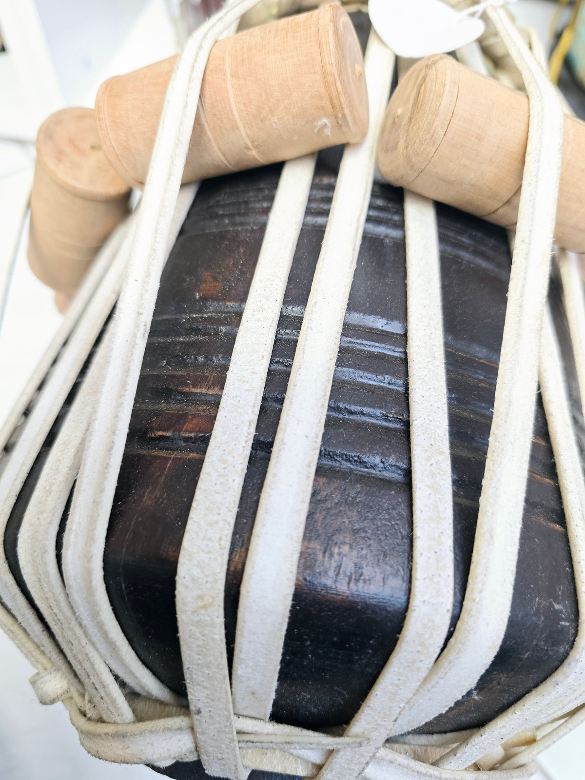 Onyx Raag D#/E Dayan – 5.25" Black Sheesham, Traditional Craft *Slight Hissing*