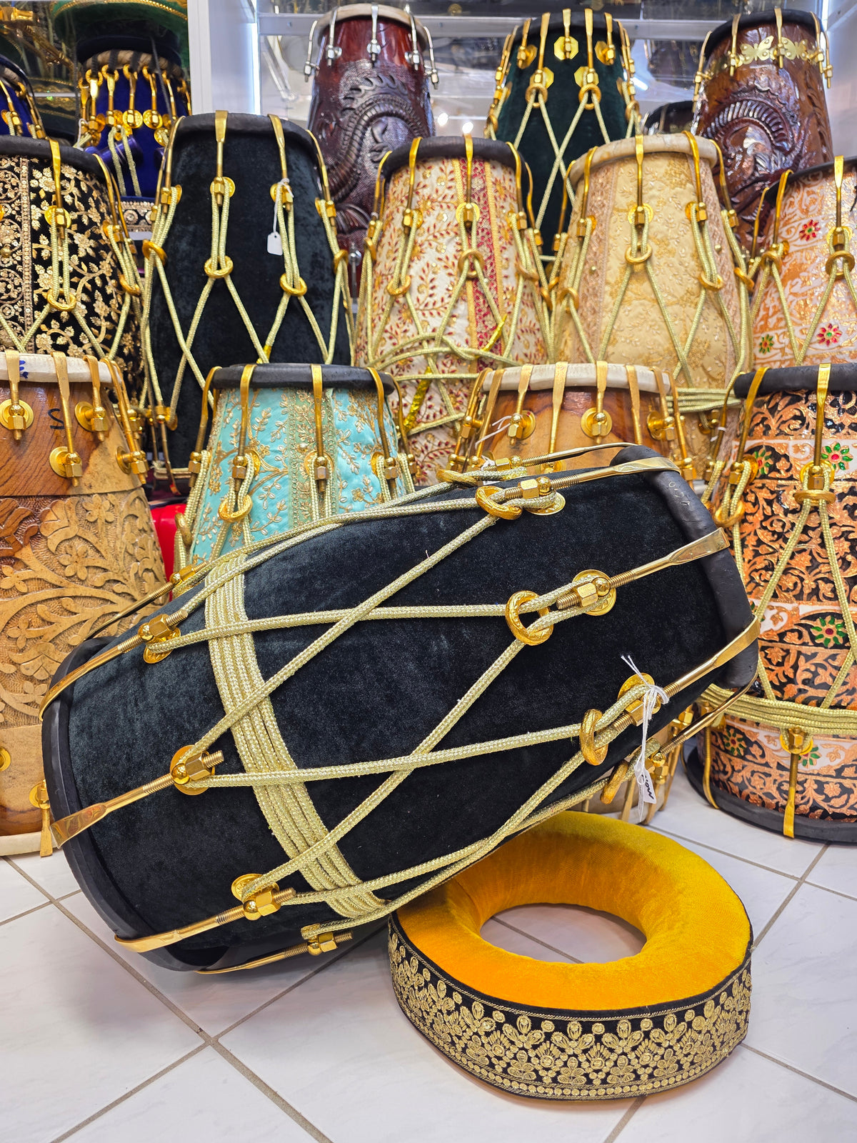 Obsidian Thunder – 21lbs Heavyweight Red Sheesham & Black Velvet Dholak