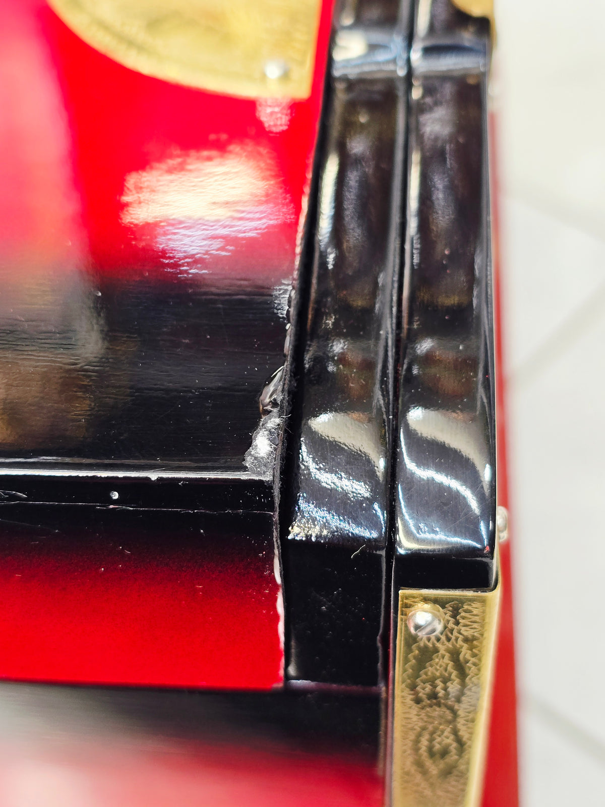 Maharaaj Flame – 3-Reed BMF 9-Scale Changer Harmonium Red & Black Blended Body with Pink Marble Keys *Minor Cosmetic Defects