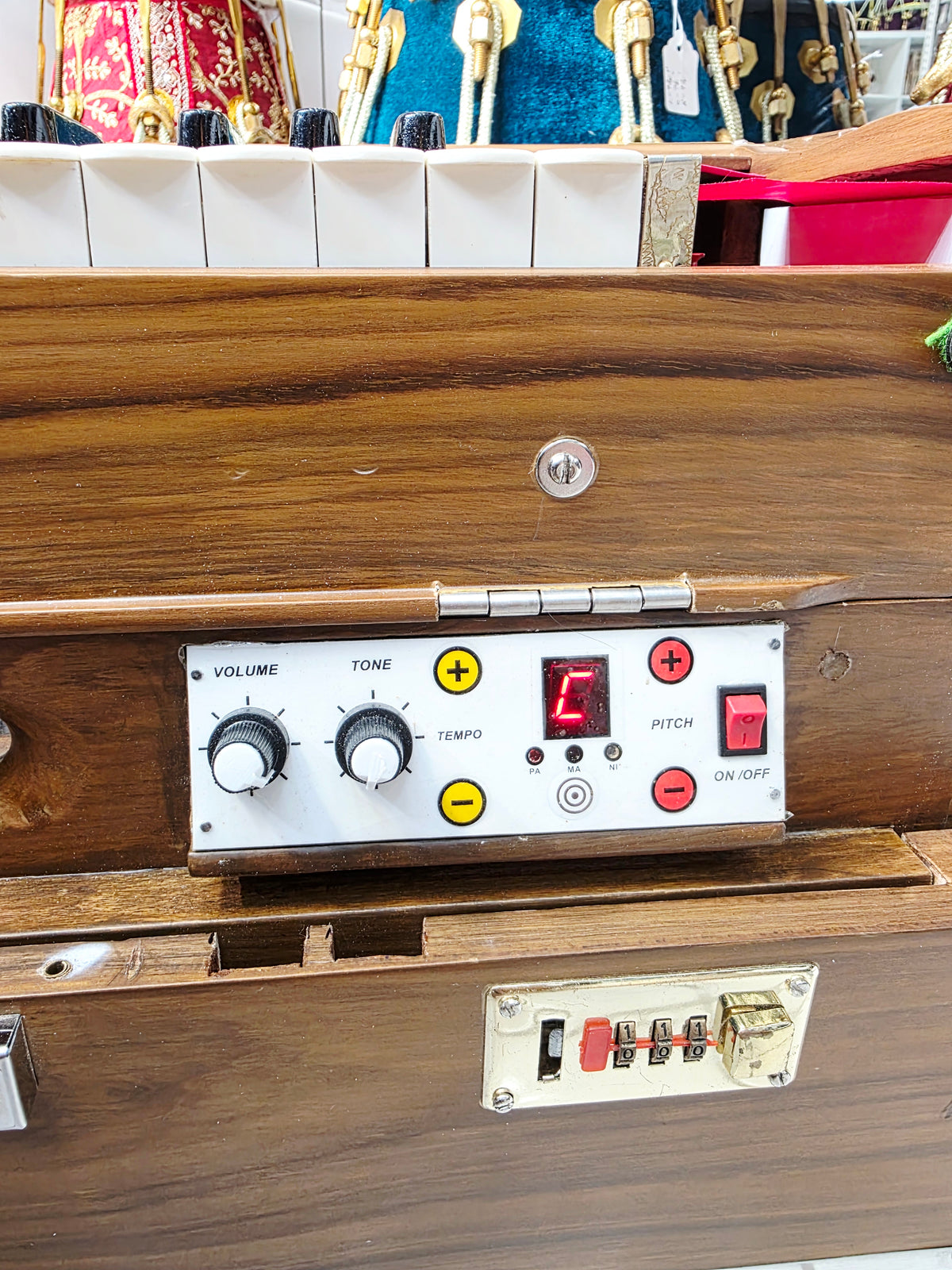 RaagMala Taanmonium – 3-Reed, 9-Scale Harmonium with Built-In Tanpura | Concert-Grade Electronic Hybrid | Minor Cosmetic Defects | Promotional Price