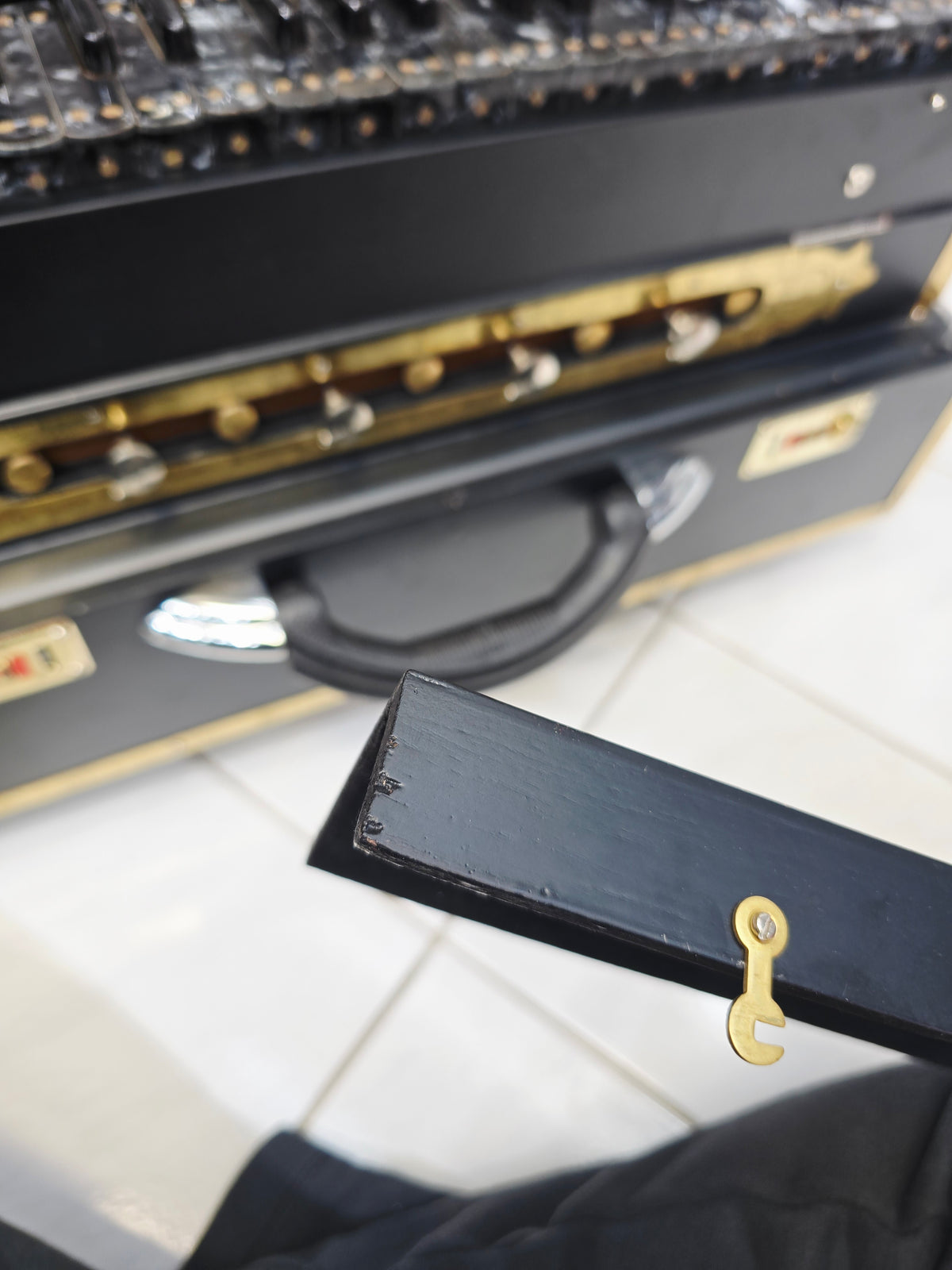 Midnight Raag | 42-Key 3-Reed BMF Matte Black Non-Scale Changer Harmonium with Black German Keys *Weak Sustain, Mediocre Sound*
