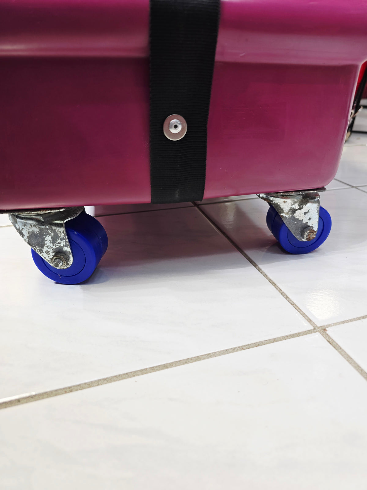 Royal Rāga Vault – Magenta Velvet-Lined Harmonium Case with 360° Wheels *Very Minor Cosmetic Blemishes - Sangeet Store
