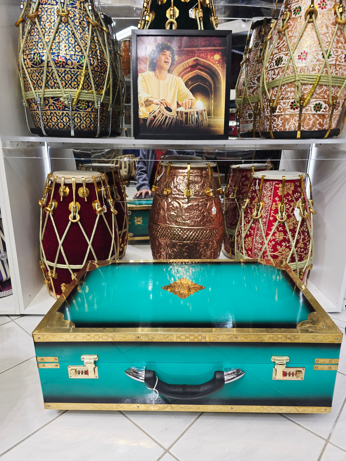 Shiv Omesh's Custom Harmonium Build - Sangeet Store