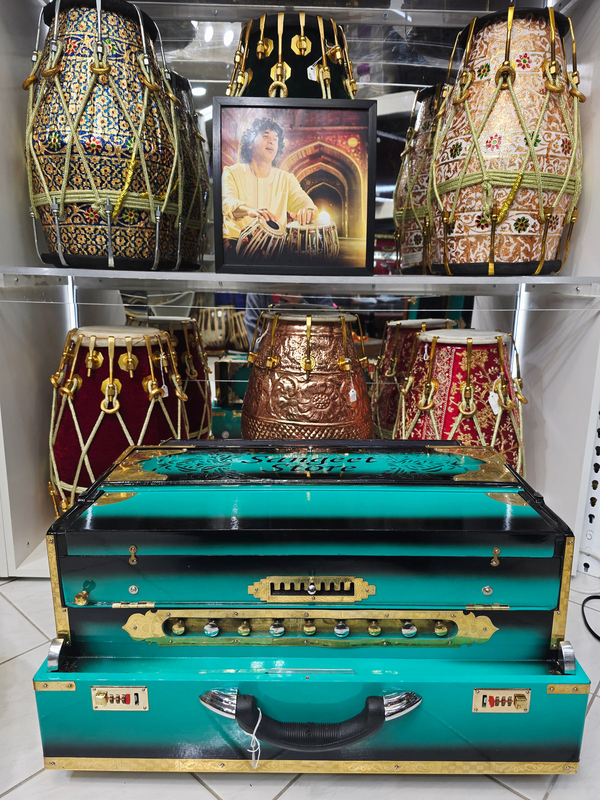Shiv Omesh's Custom Harmonium Build - Sangeet Store