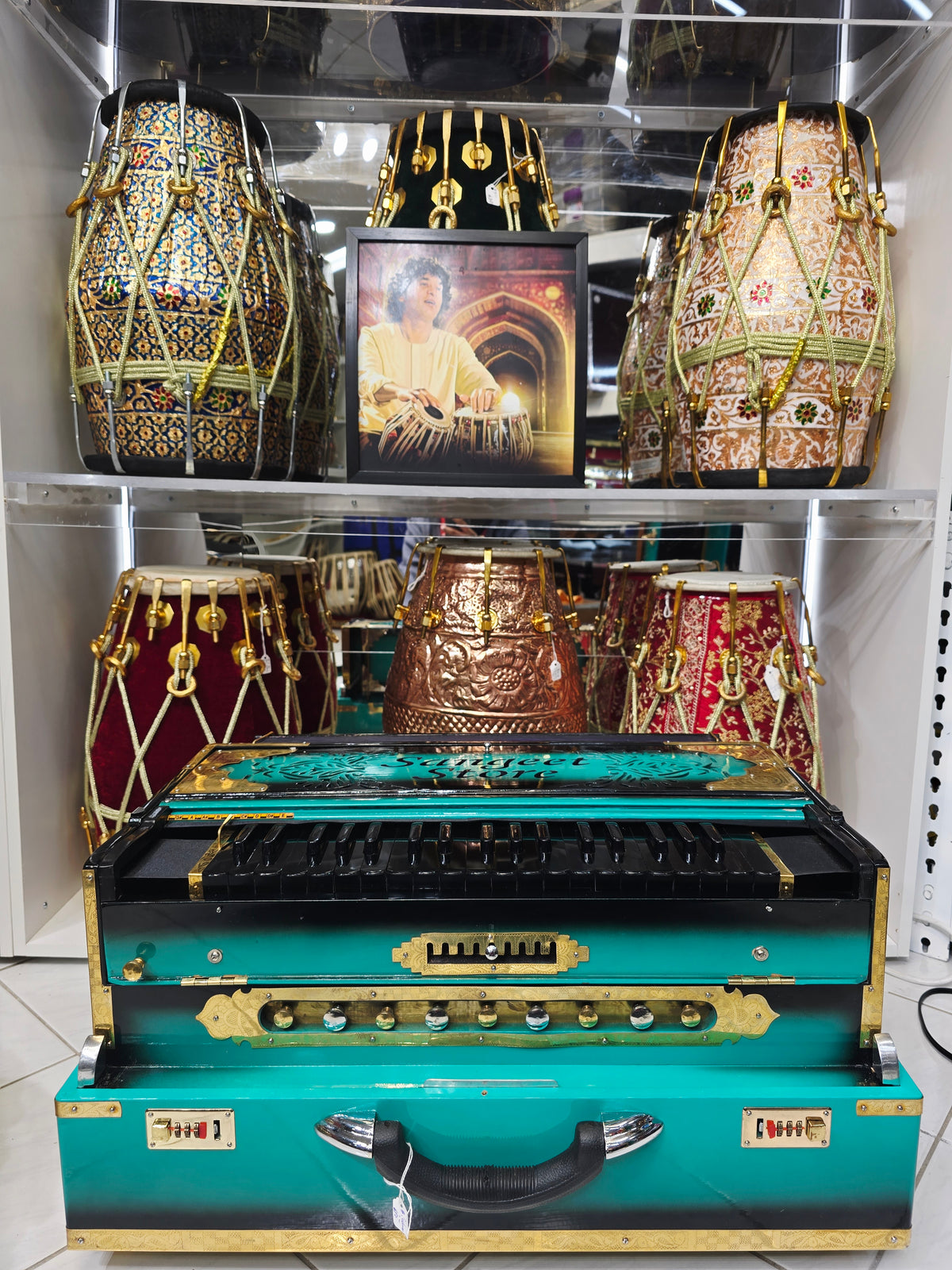 Shiv Omesh's Custom Harmonium Build - Sangeet Store