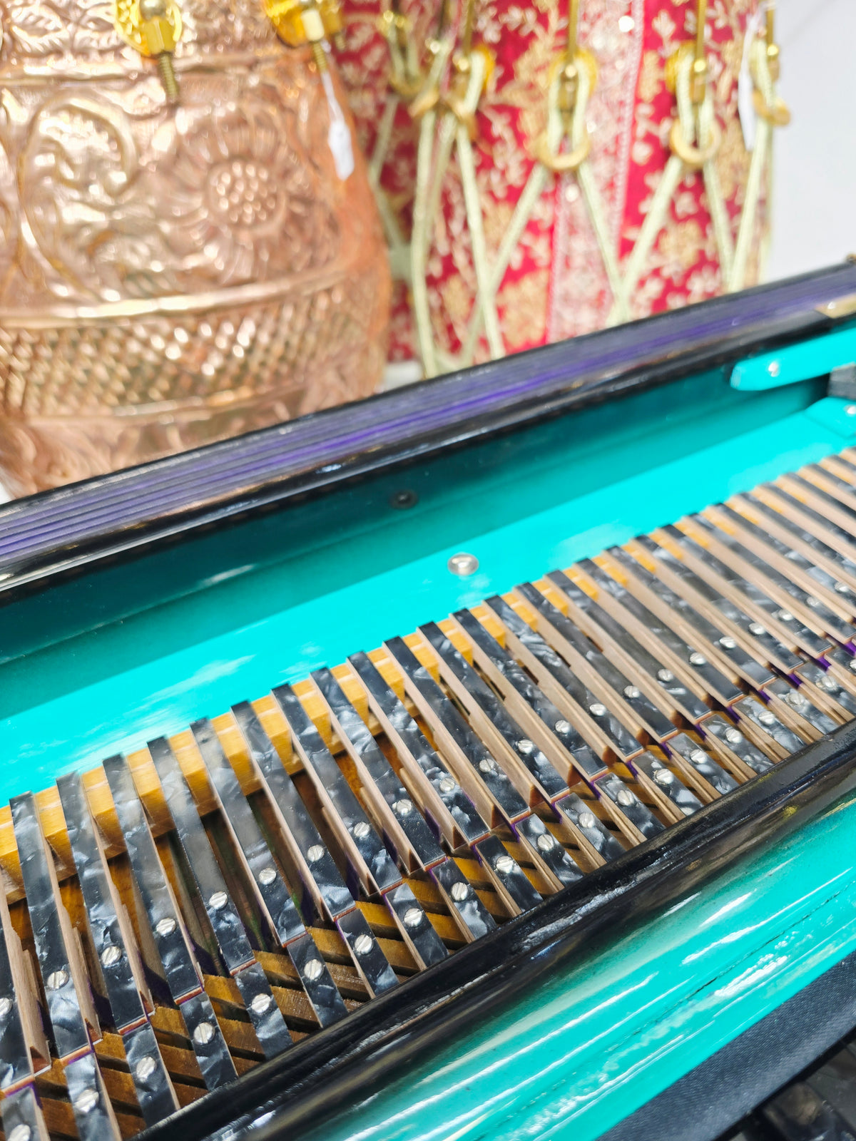 Shiv Omesh's Custom Harmonium Build - Sangeet Store