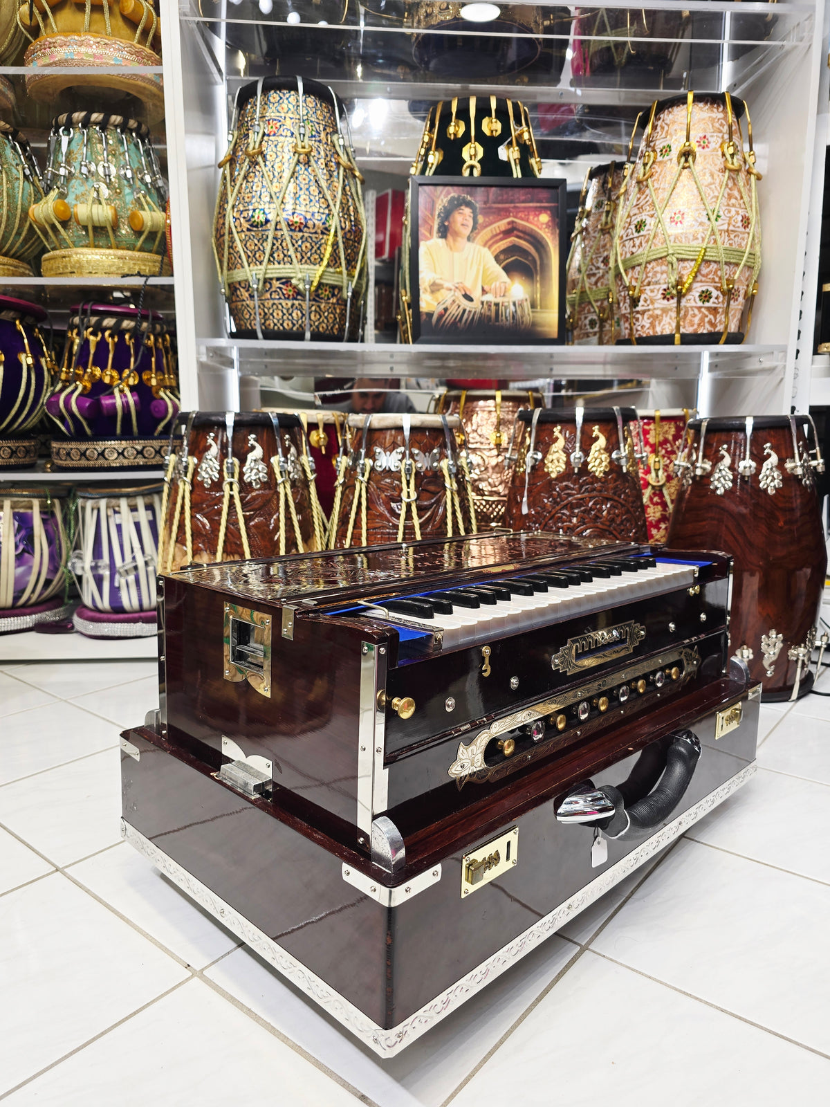 Burgundy Sadhana Royale – Refurbished Harmonium
|
3-Reed BMF | 9-Scale Changer