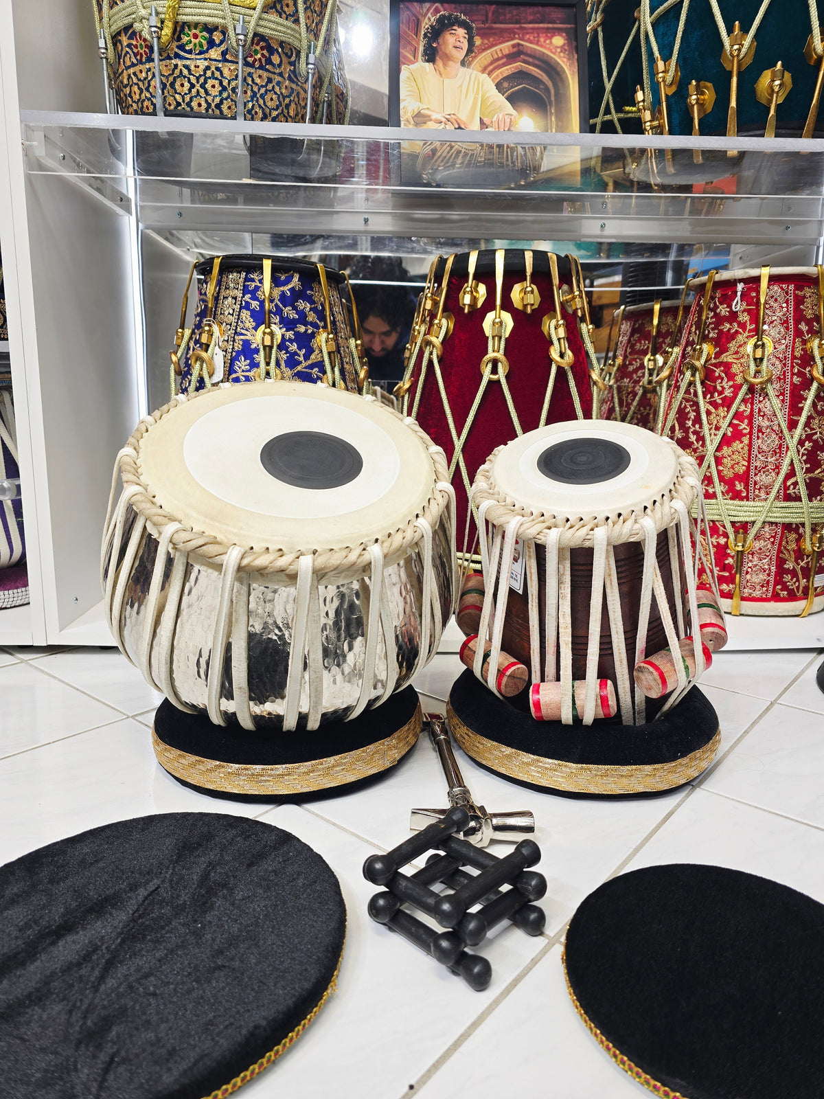 Raagmala Silver Crest Tabla Set: 6" A#/B Red Sheesham Dayan *With Very Minor Cosmetic Blemishes* + 9.25" 4.3kg Silver Copper Bayan