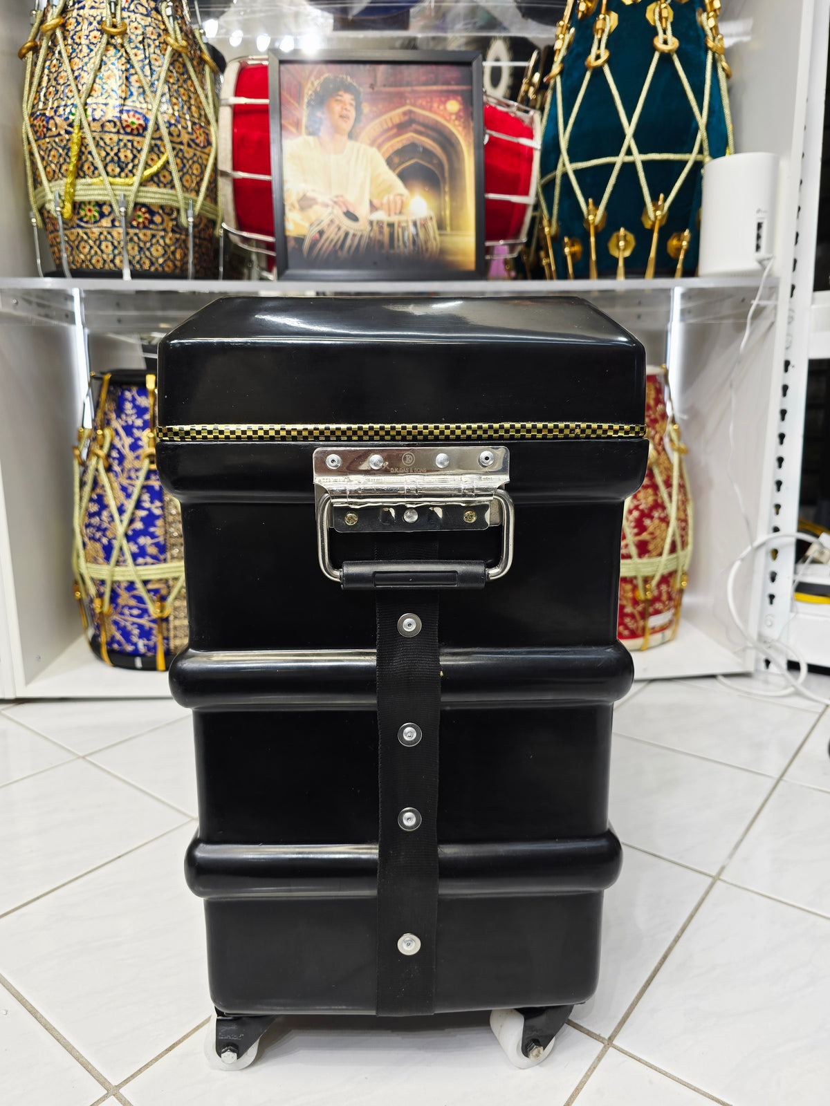 Obsidian Voyage Pro Case: Scale Changer Harmonium Travel Case  *Very Minor Cosmetic Blemishes *3 Reed 9-Scale Changer Case