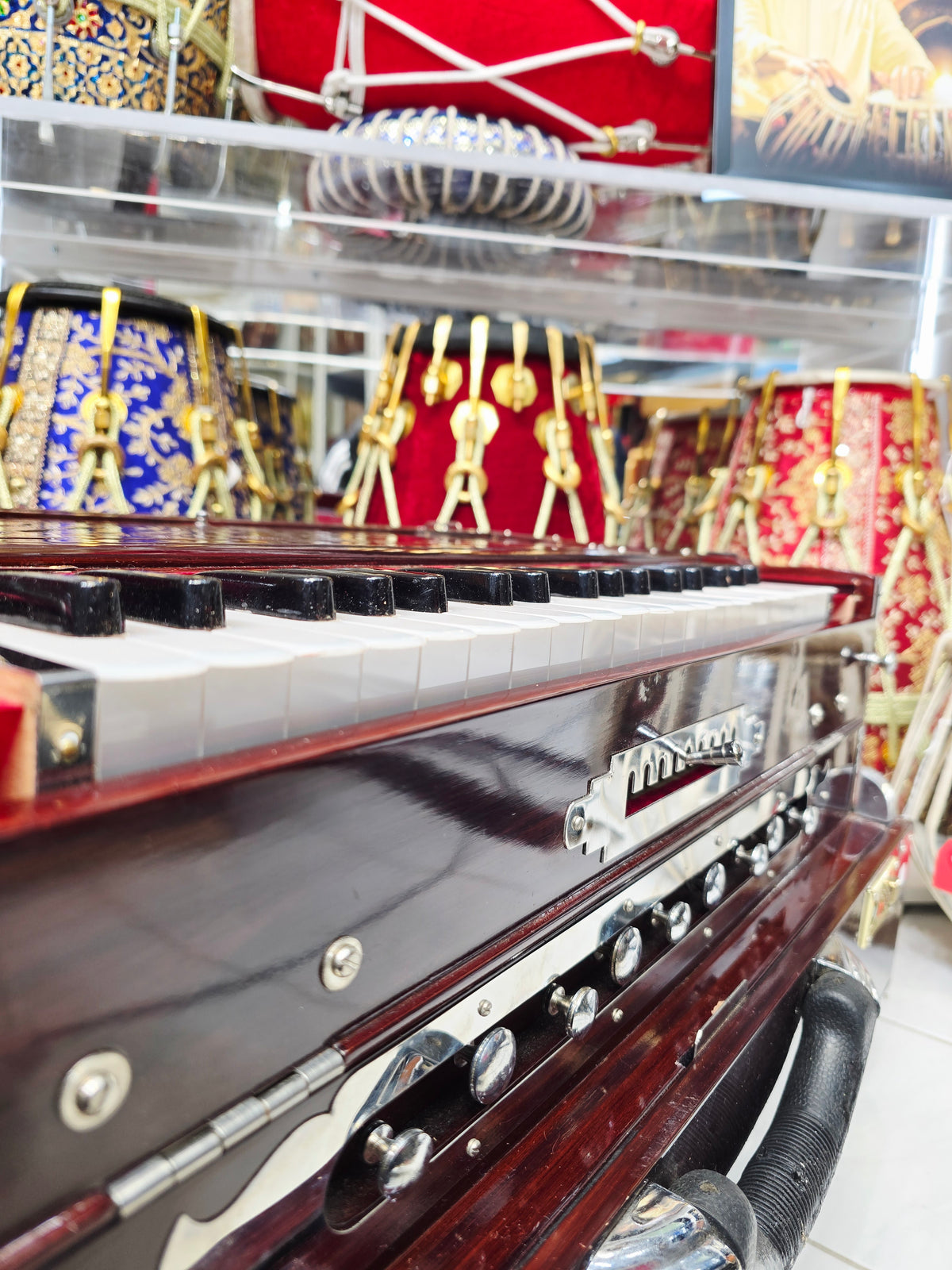 Ragini Gulab Traditional BMF Harmonium – 3-Reed | 9-Scale Changer – Cosmetic Cracks & Blemishes