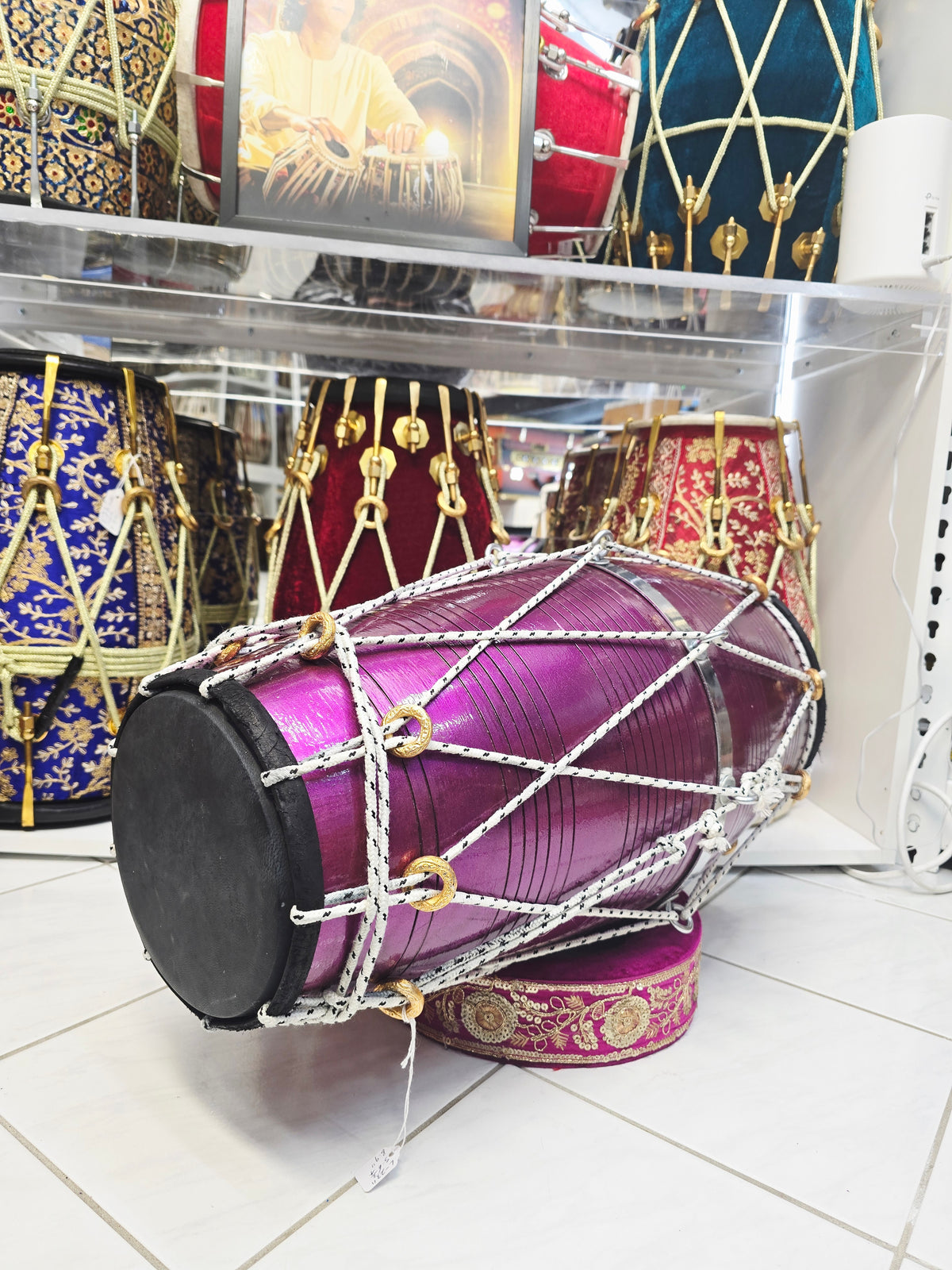 Amethyst Pulse – Lightweight West Indian Red Sheesham Dholak | 23″ Length | 11.2 lbs | Black Skins & Bright Responsive Tone *Very Minor Cosmetic Blemishes