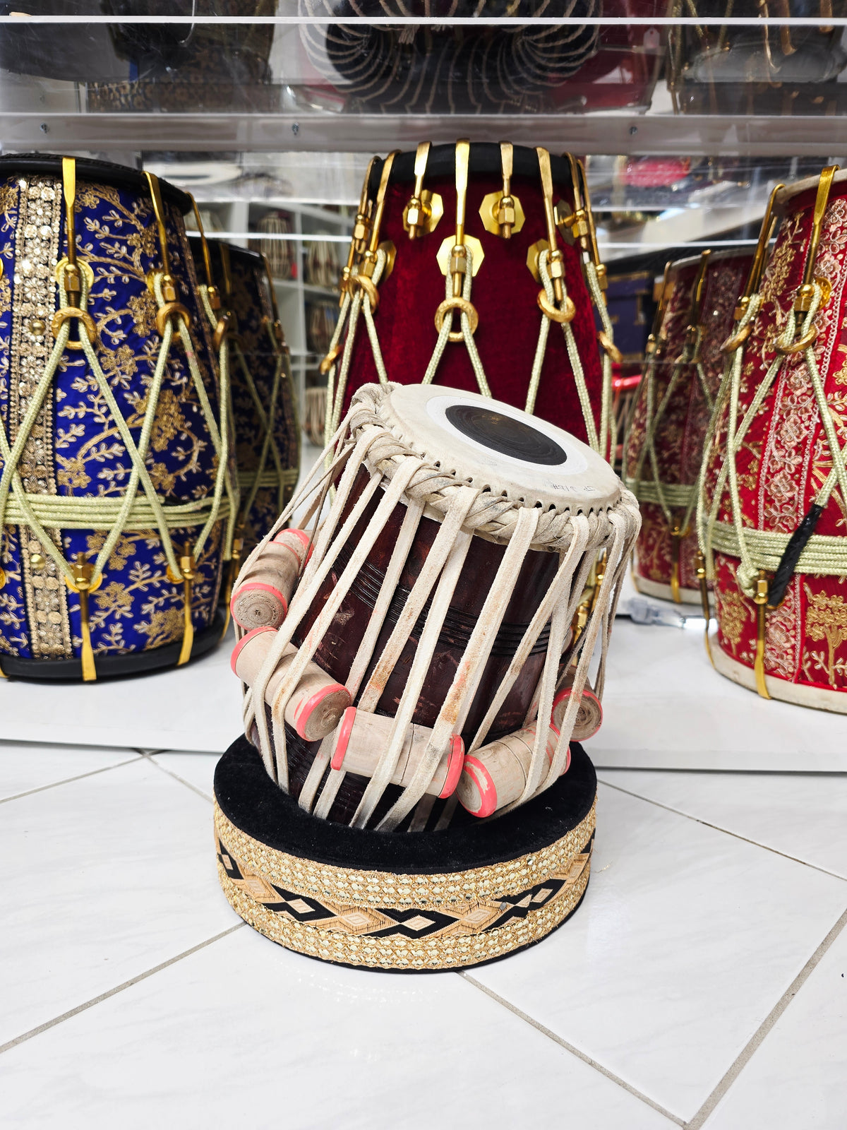 SvarKiran™ Practice Dayan — 5.5″ D / D♯ Red Sheesham (Slight Buzzing Present) *Minor Cosmetic Blemishes