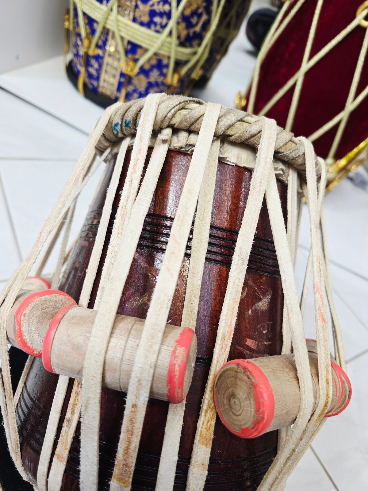 SvarKiran™ Practice Dayan — 5.5″ D / D♯ Red Sheesham (Slight Buzzing Present) *Minor Cosmetic Blemishes