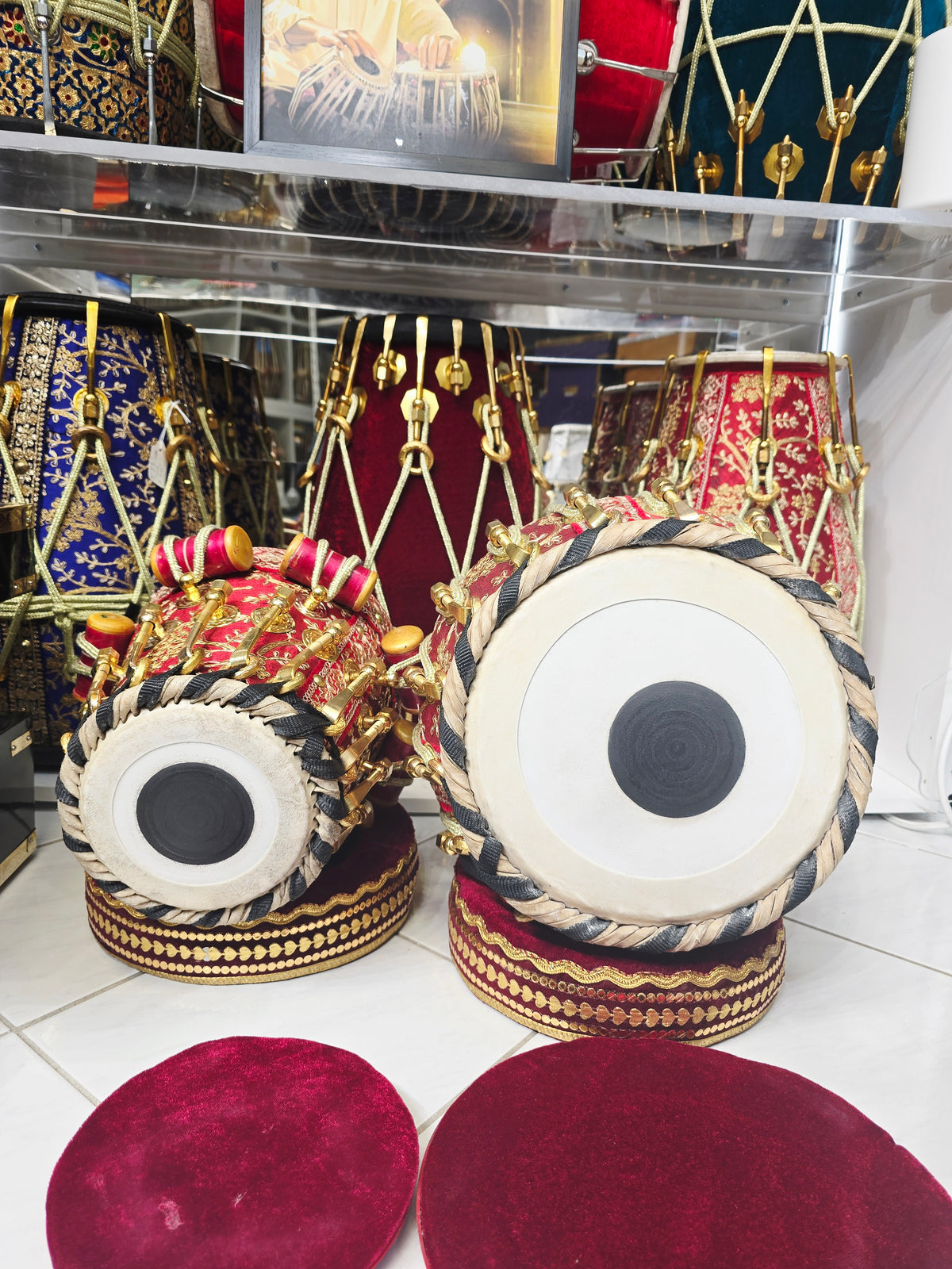 Laal Swarna™ Sherwani-Wrapped Tabla Set — 5.5″ F Red Sheesham Dayan + 9.25″ Copper Bayan | Gold Bolt Hardware