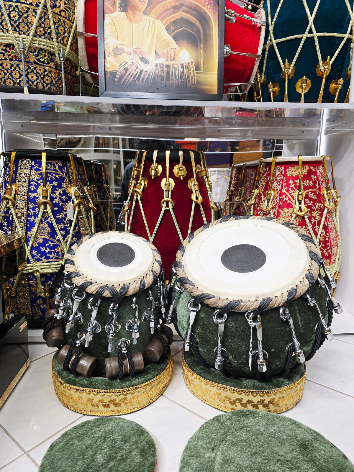 Hari Viraaj™ Velvet-Wrapped Tabla Set — 5.5″ D#/E Red Sheesham Dayan + 9.25″ Heavy Copper Bayan (6.1 kg) | Bolted Set *Exceptional Sound*