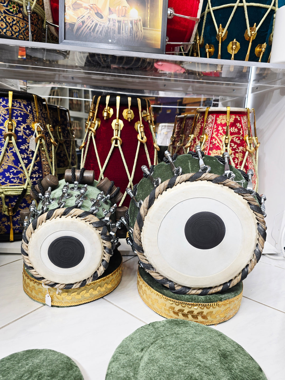 Hari Viraaj™ Velvet-Wrapped Tabla Set — 5.5″ D#/E Red Sheesham Dayan + 9.25″ Heavy Copper Bayan (6.1 kg) | Bolted Set *Exceptional Sound*
