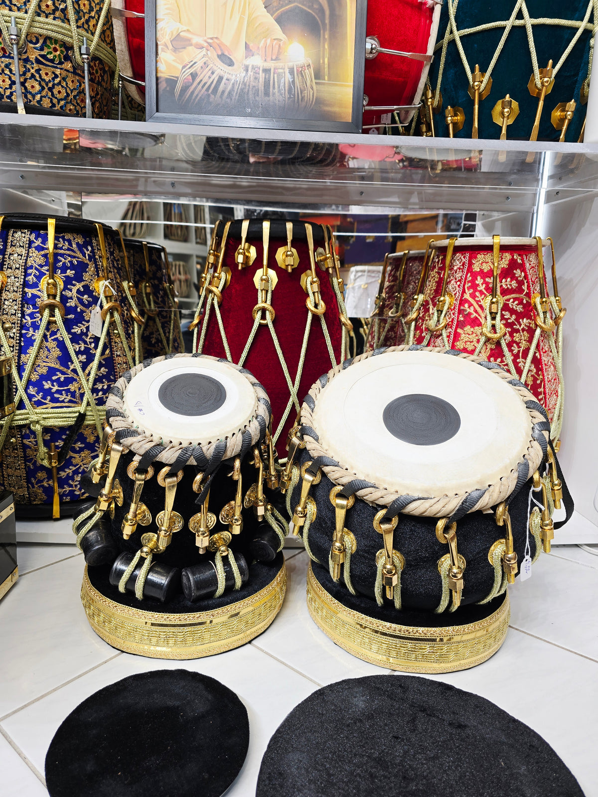 Kaala Viraaj™ Velvet-Wrapped Tabla Set — 5.5″ C♯ / D Red Sheesham Dayan + 9.25″ Heavy Copper Bayan (6 kg) | Bolted Construction