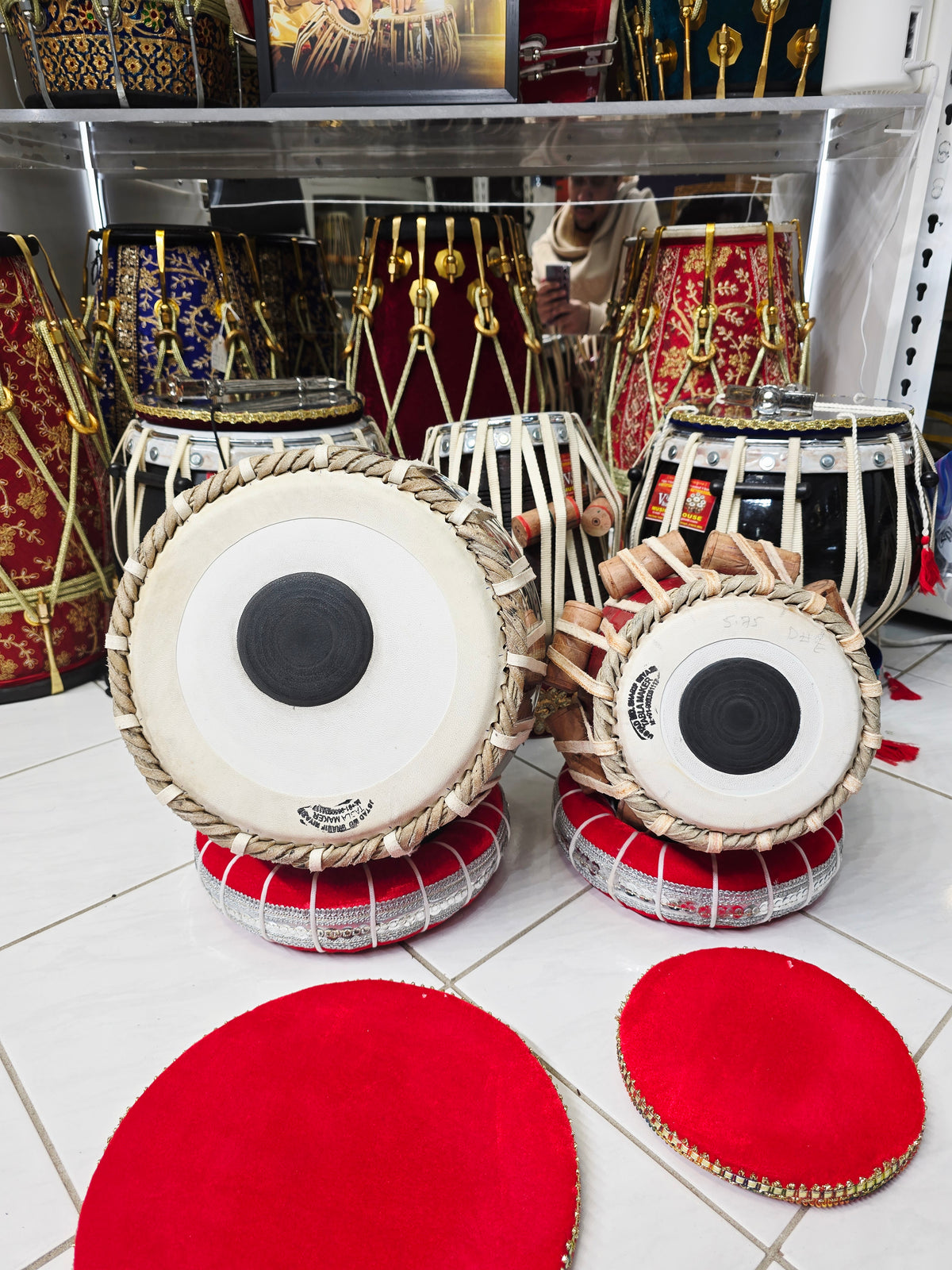 RangSaadhana™ Pro Mohd. Sharif Tabla Set — 5.75″ D♯ / E Red-Painted Dayan + 9.25″ Brass Bayan (3.5 kg) *Very Minor Cosmetic Blemishes
