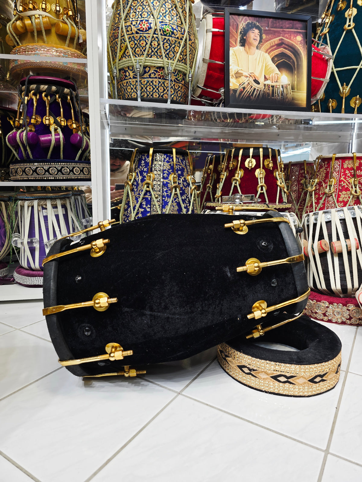 Kaala Abhra™ Premium Velvet Dholak — 18.5″ Red Sheesham | 16 lb | Minor Cosmetic Skin Blemishes