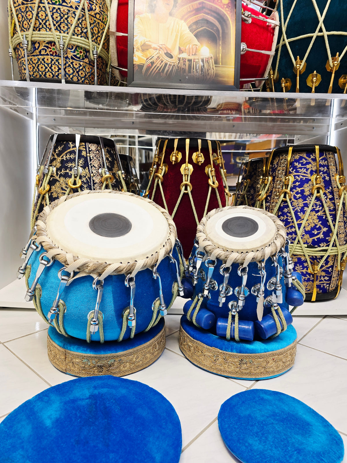 NeelPravaah™ Aurora Velvet Tabla Set — 5.25″ Red Sheesham E/F Dayan + 9″ Copper Bayan