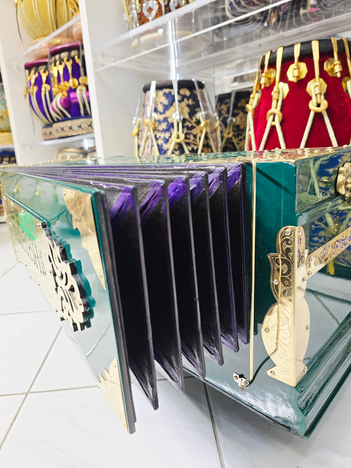 Verdant SwarCraft™ Exotic Boxed Harmonium — 3-Reed MMF | 9-Scale Changer | Green & Black Keys