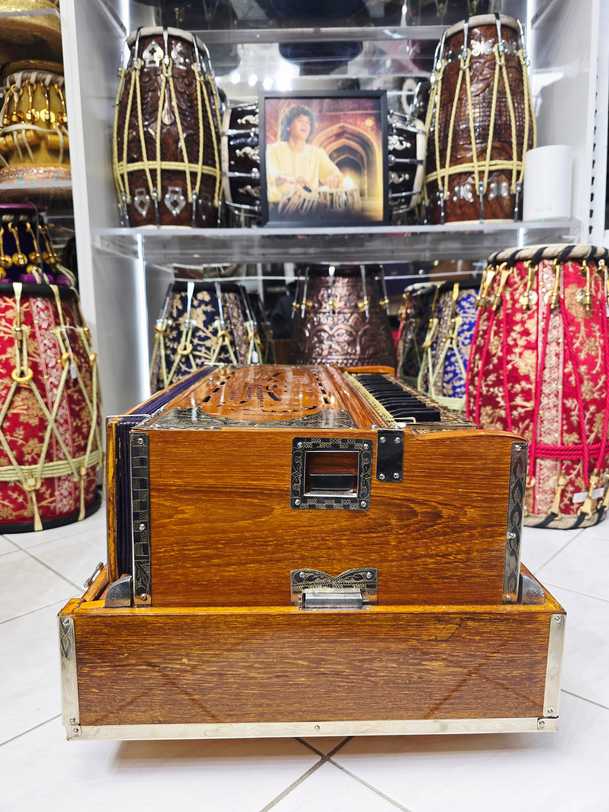 Svarn-Surobani Dominion™ Grand Scale-Changer Harmonium
4-Reed BMMF | 13-Scale Changer | Traditional Wood Finish | Golden German-Style Keys