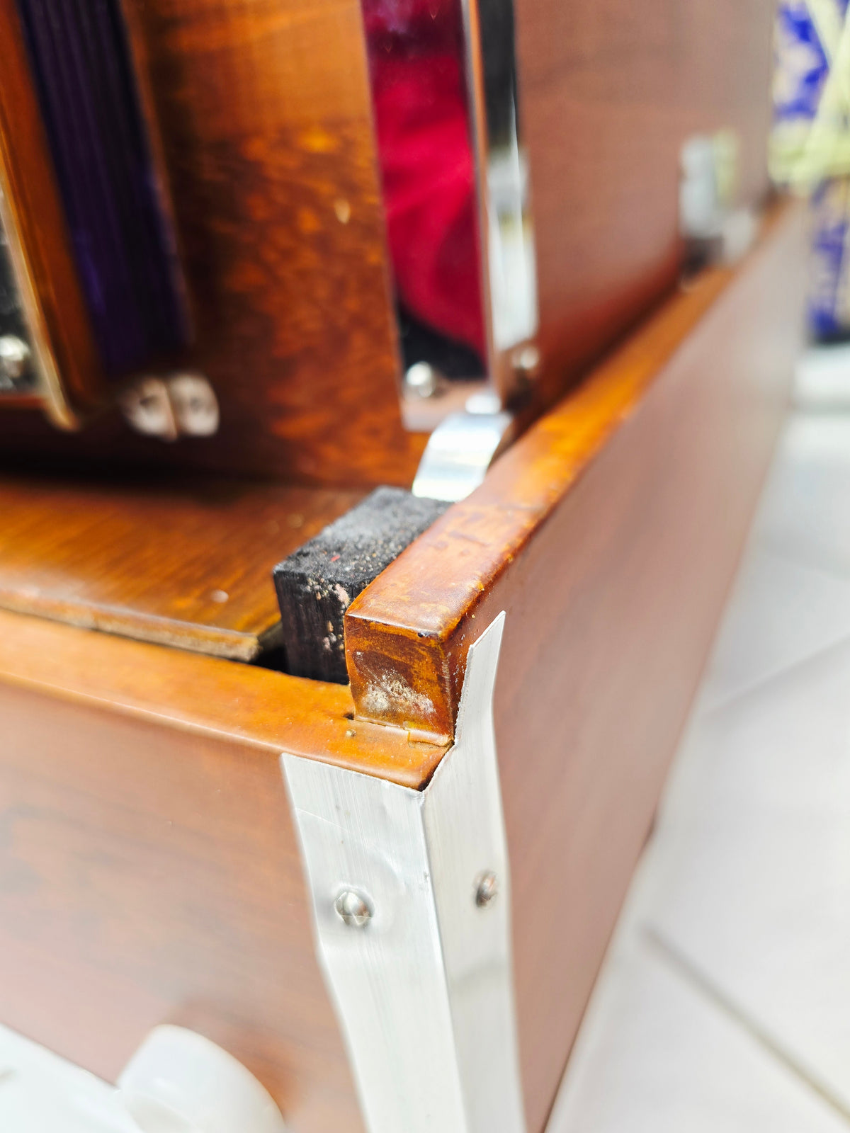 Surodha — 4-Reed BMMF · German Reeds, 13-Scale Changer Harmonium · Matte Wood Grain · German-Style Keys *Minor Cosmetic Blemishes