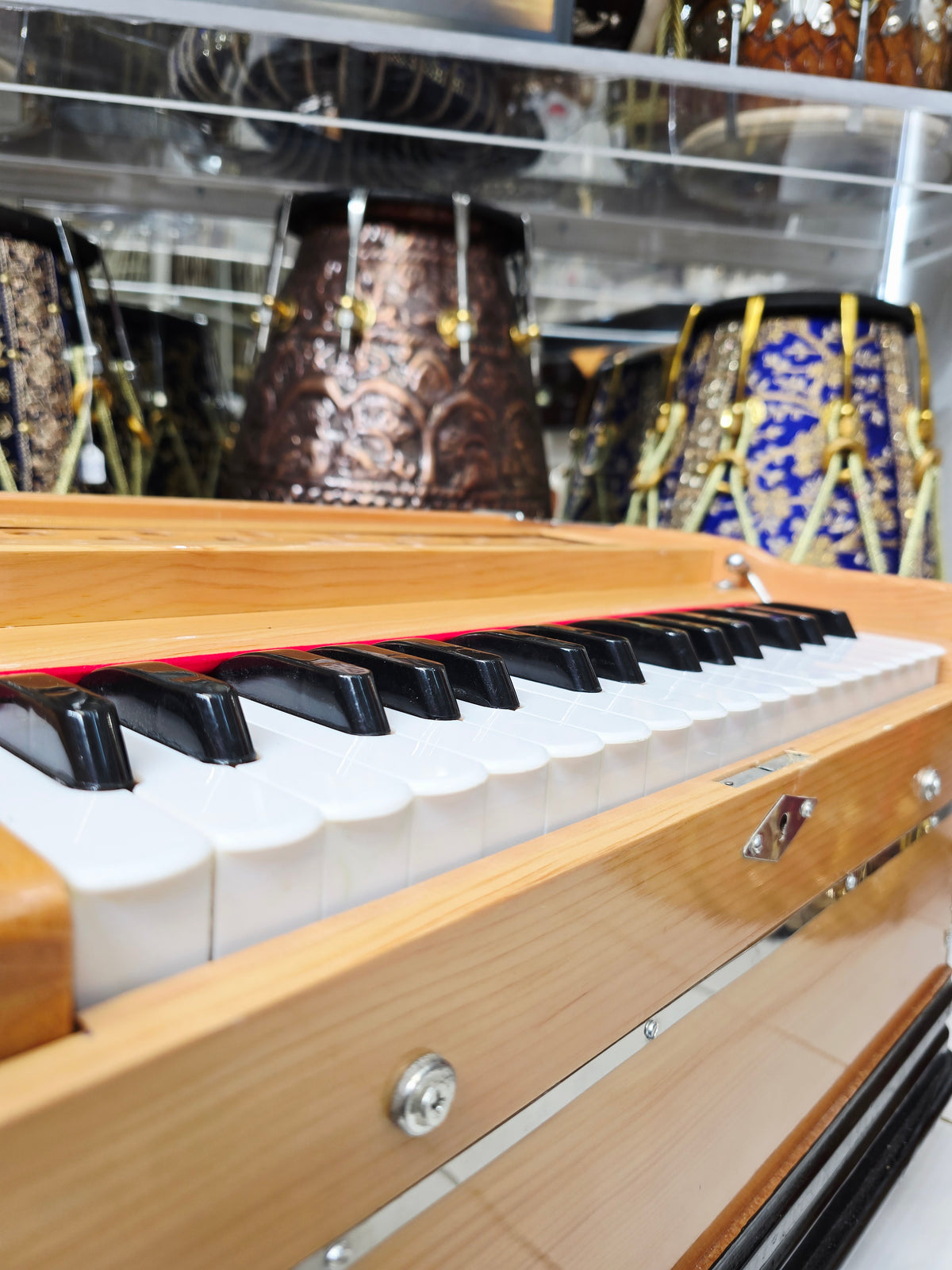 KEYLINE — 32-Key Compact Semi-Pro Harmonium with Coupler (Exceptional Tone · No Stoppers)