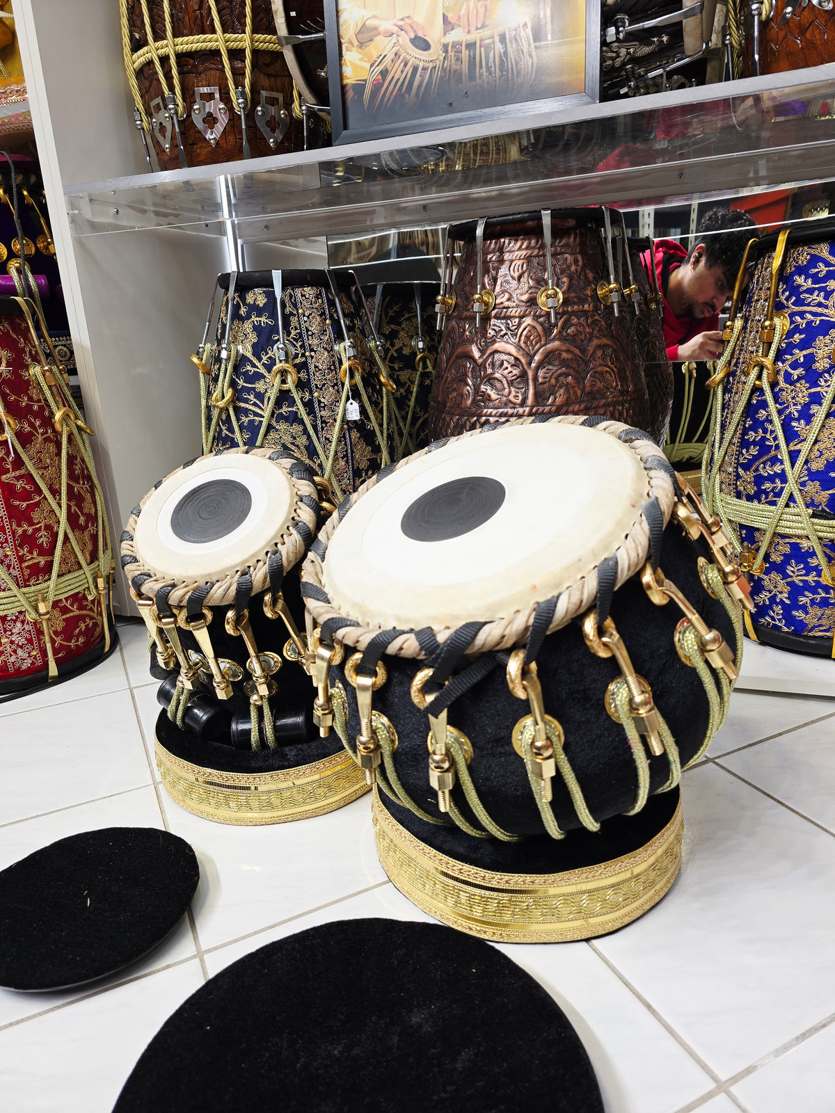 NIGHTFORGE — 5.5″ E-Scale Red Sheesham Dayan & 9″ Copper Bayan Tabla Set (Black Velvet Wrapped, Bolted)