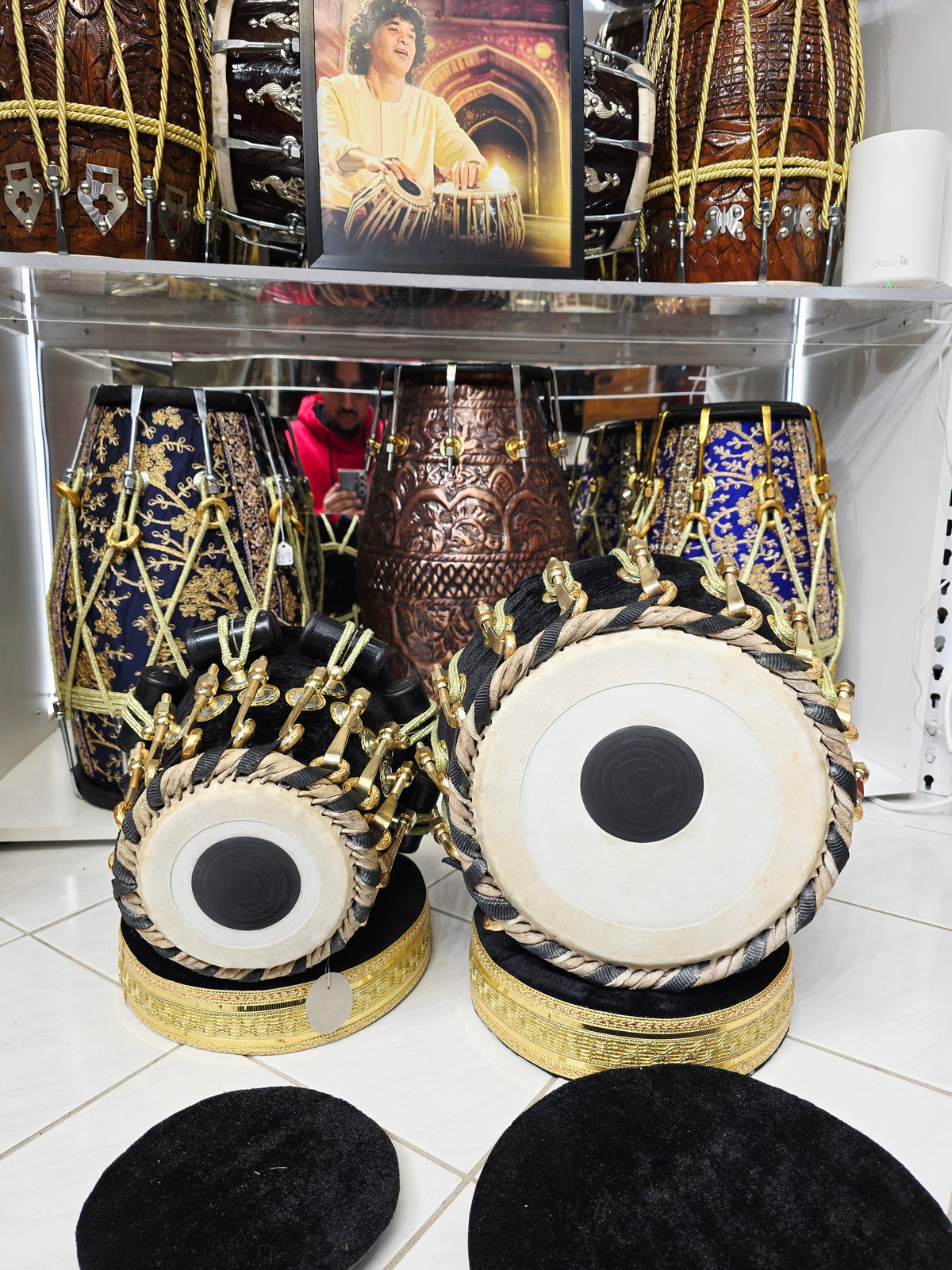 NIGHTFORGE — 5.5″ E-Scale Red Sheesham Dayan & 9″ Copper Bayan Tabla Set (Black Velvet Wrapped, Bolted)