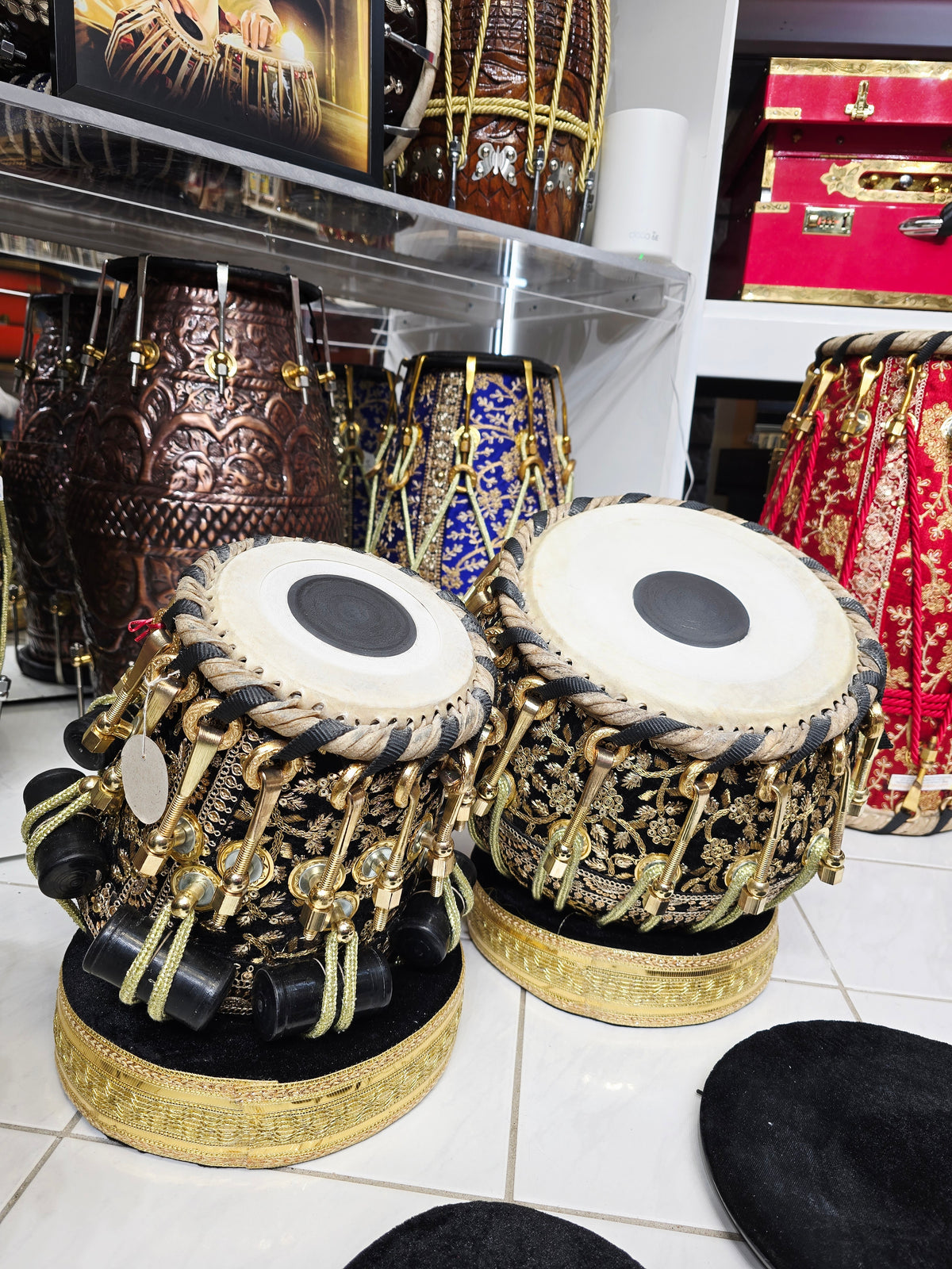 GILDED NOIR — 5.75″ C♯ Red Sheesham Dayan & 9″ Copper Bayan Tabla Set (Black & Gold Sherwani Wrapped · Bolted Set)