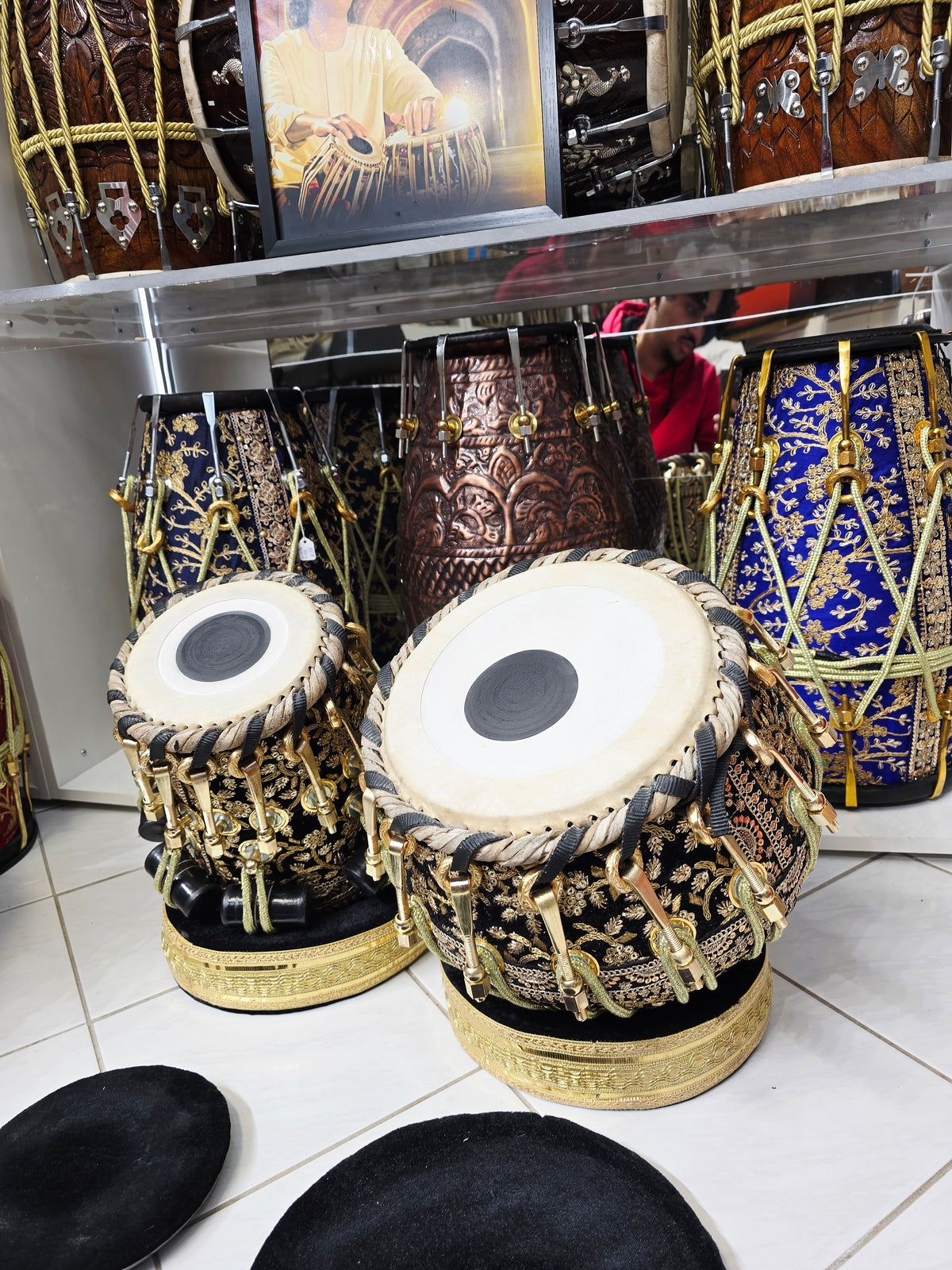 NOIR CROWN — 5.75″ C♯ Red Sheesham Dayan & 9″ Copper Bayan Tabla Set (Black & Gold Sherwani Wrapped · Bolted Set)