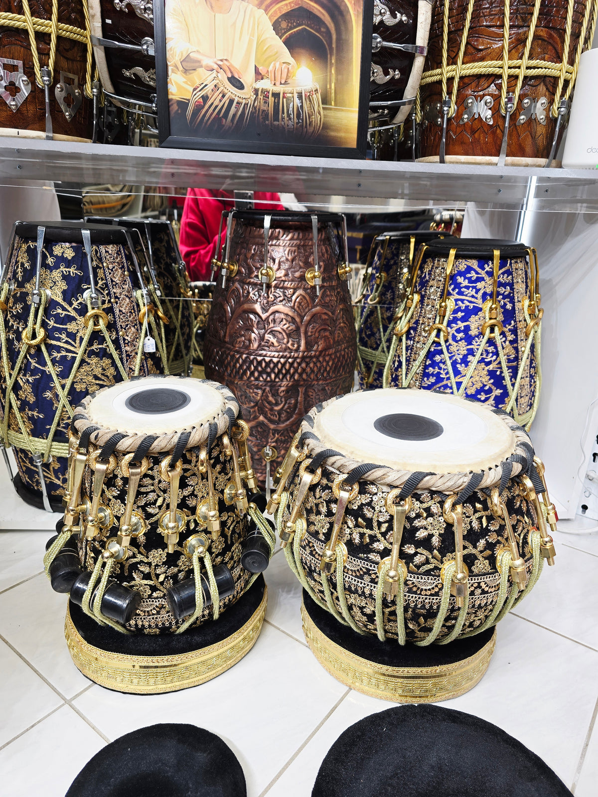 NOIR CROWN — 5.75″ C♯ Red Sheesham Dayan & 9″ Copper Bayan Tabla Set (Black & Gold Sherwani Wrapped · Bolted Set)