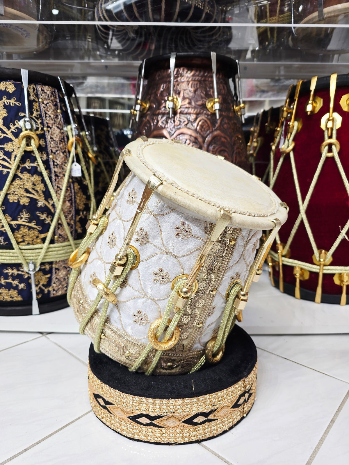 Mughal Pearl™ 6.75” White & Gold Half Dholak – Red Sheesham Shell with Floral Sherwani Wrap