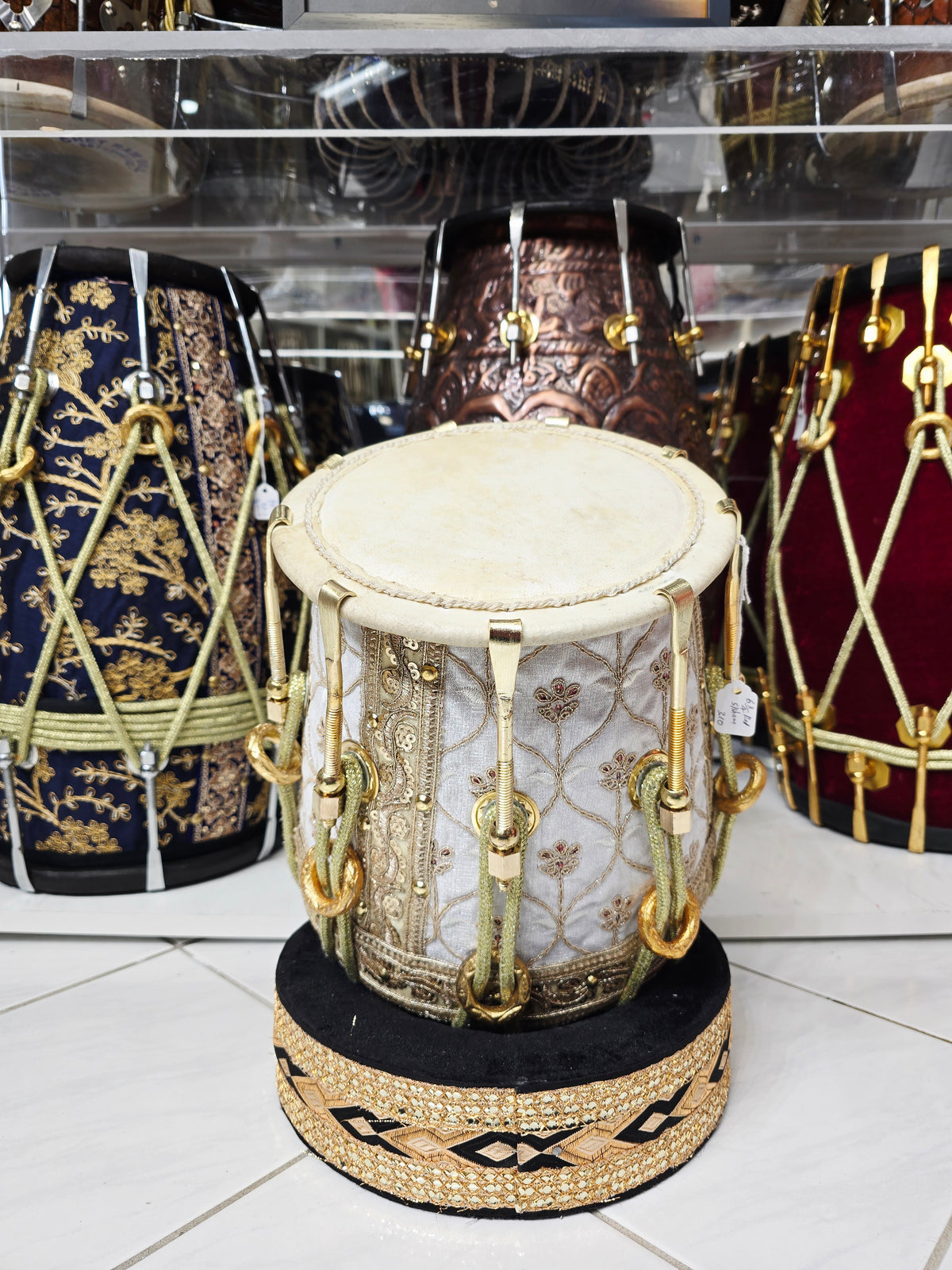 Mughal Pearl™ 6.75” White & Gold Half Dholak – Red Sheesham Shell with Floral Sherwani Wrap