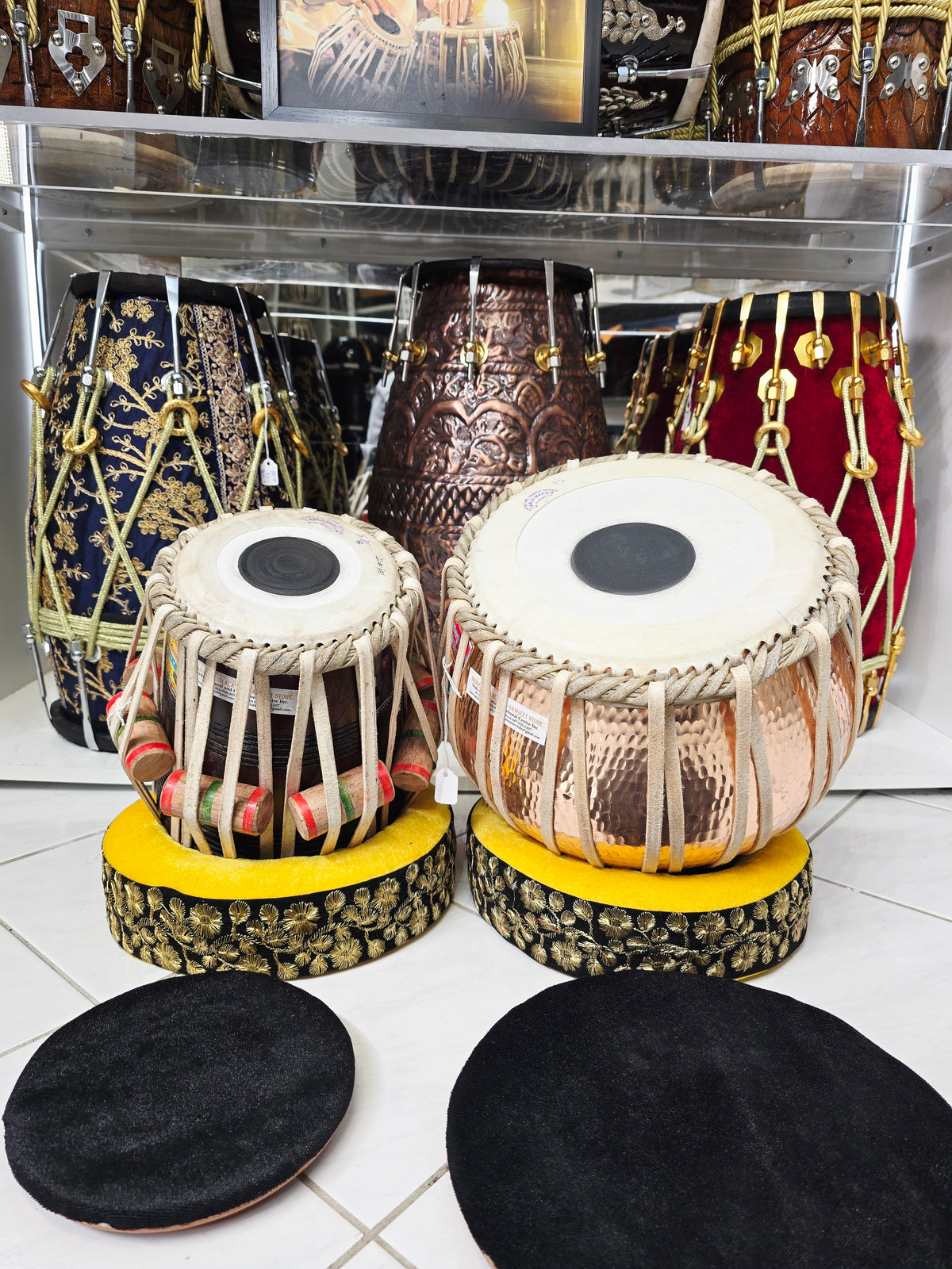 Saffron Meridian — 5⅝″ D♯/E Red Sheesham Dayan + 9″ 5 kg Copper Bayan (Concert Mohd. Sharif Tabla Set) *Barely Noticeable Buzzing