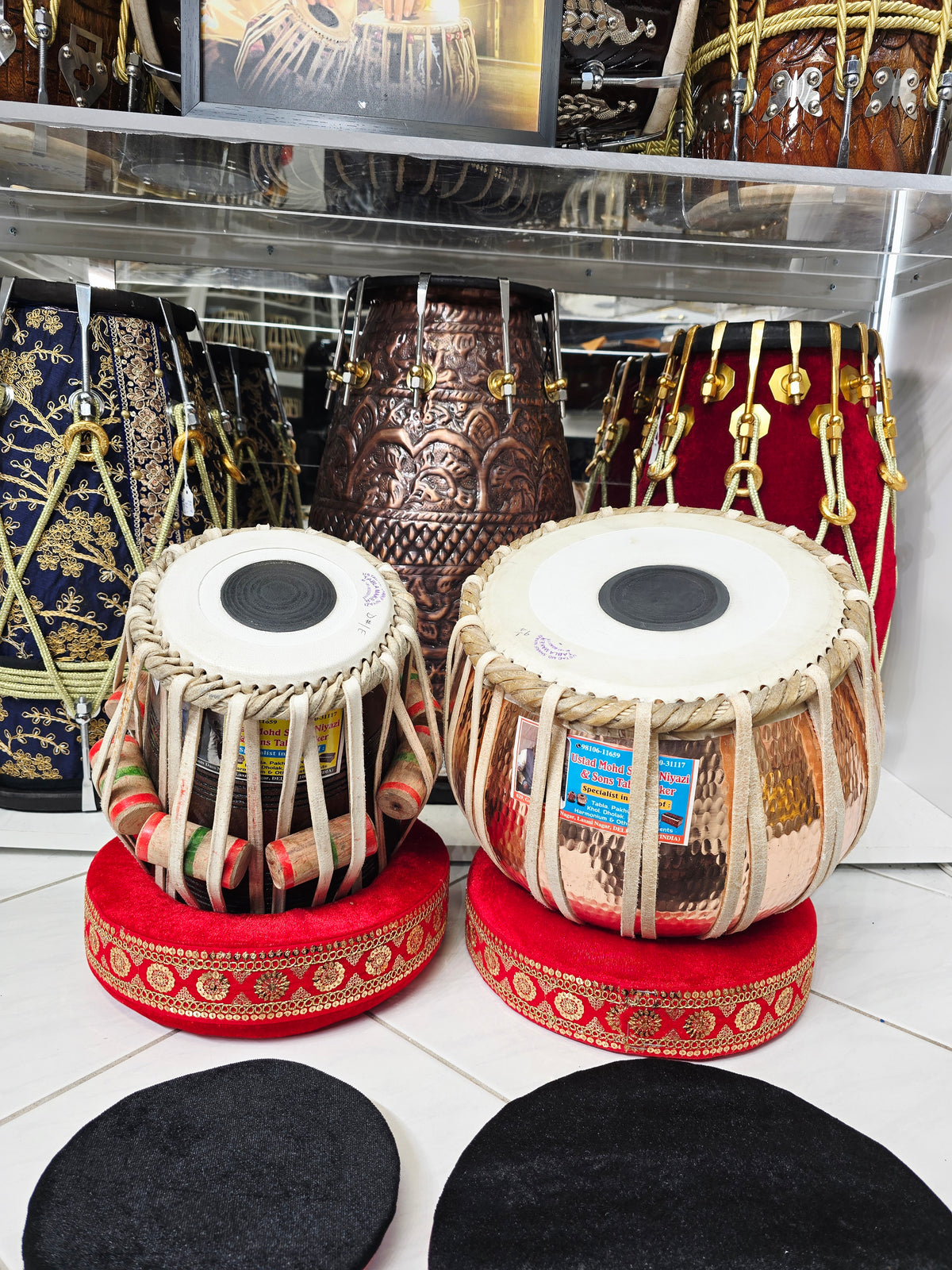 Raga Tempest — 5.5″ D♯/E Red Sheesham Dayan + 9″ 5 kg Copper Bayan (Concert Mohd. Sharif Tabla Set · Barely Noticeable Buzzing)