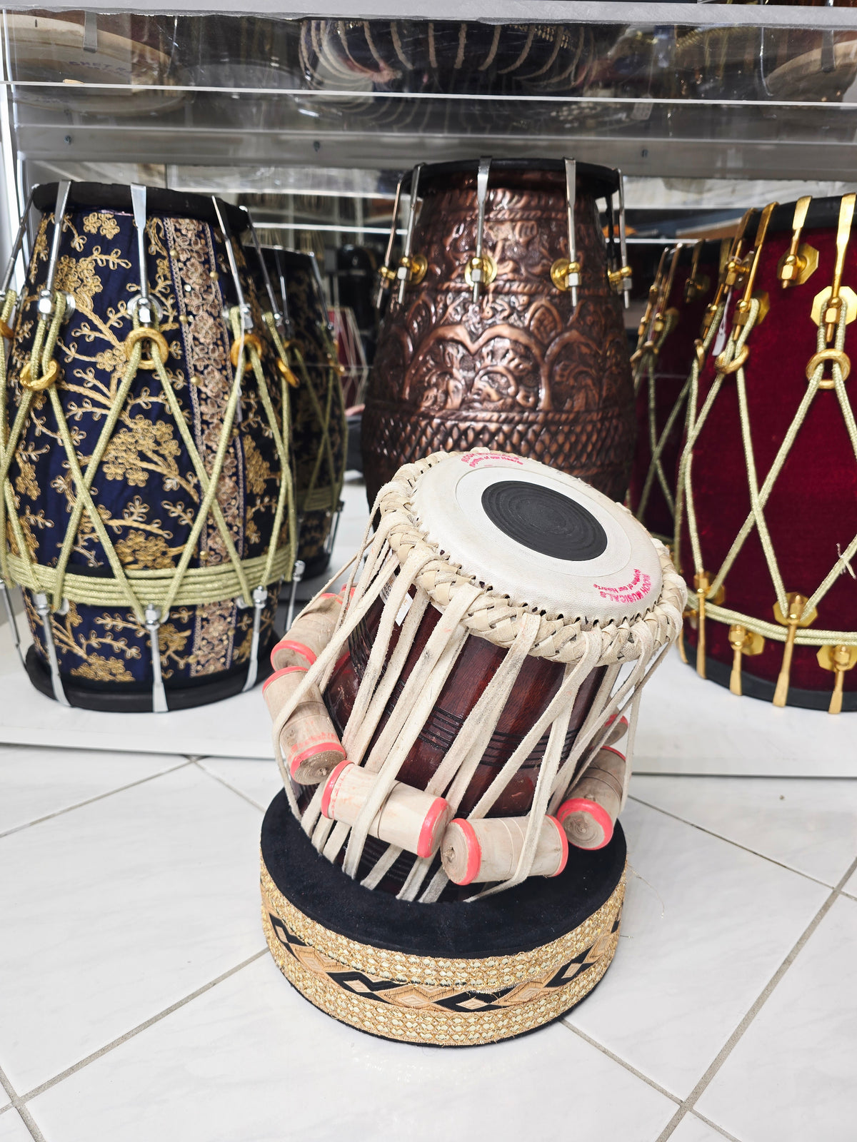 Naad Rift — 5⅝″ C/C♯ Red Sheesham Dayan (Buzzing Defect · Minor Cosmetic Blemishes)