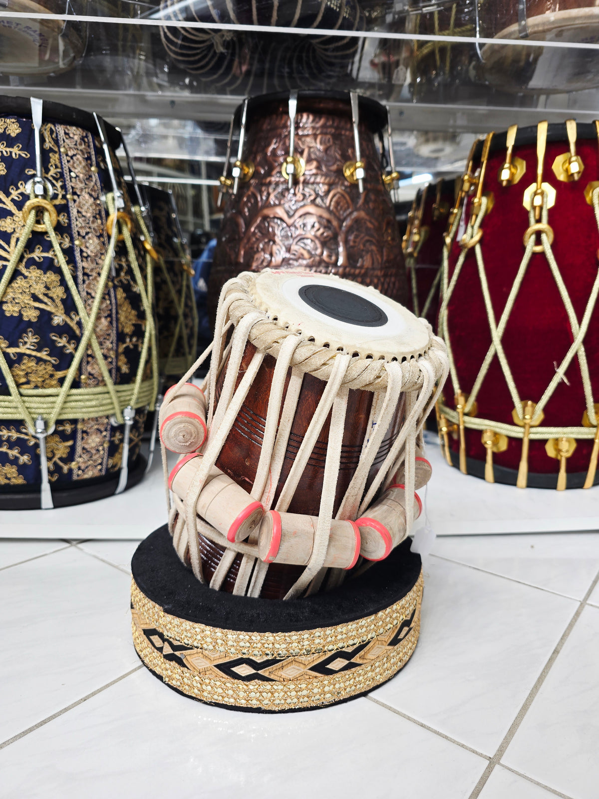 Sur Akar — 5.25″ E Red Sheesham Dayan (Barely Noticeable Buzzing · Very Minor Cosmetic Blemishes)