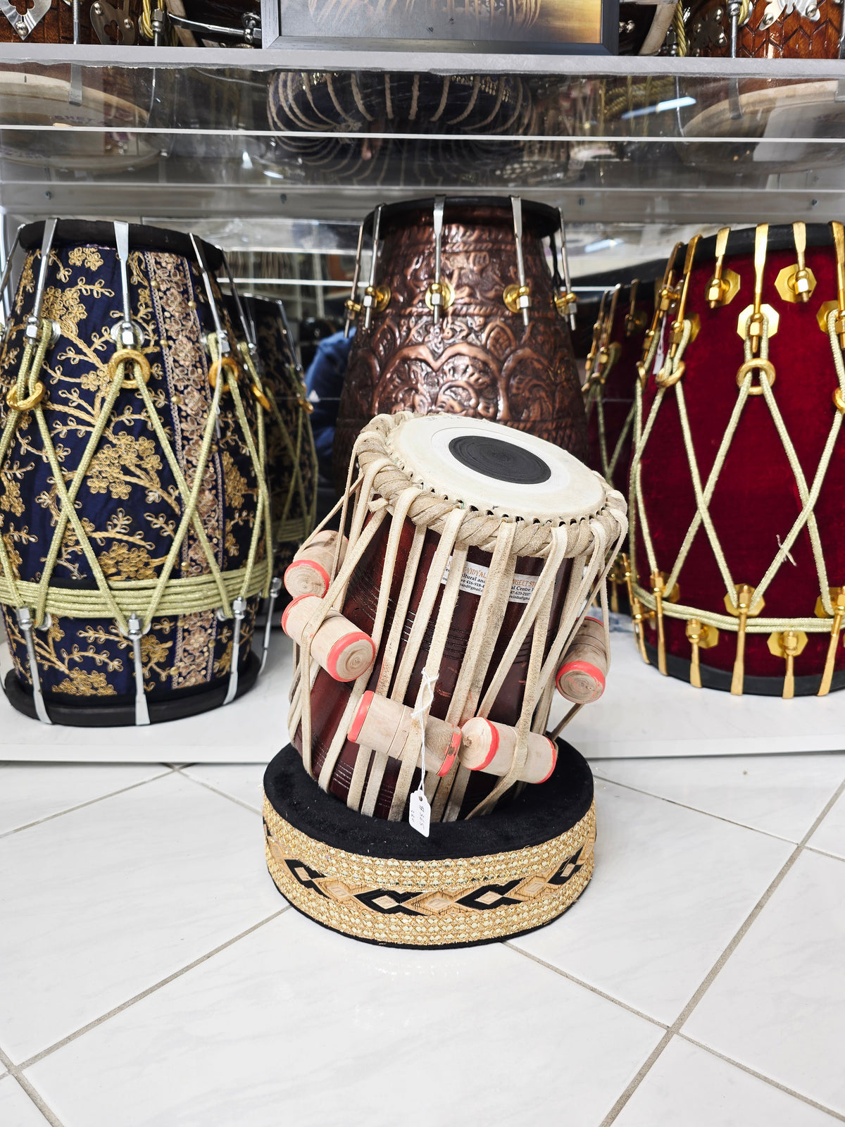 Surline Prime — 5.5″ E Red Sheesham Dayan (Clean Tone · Very Minimal Blemishes)