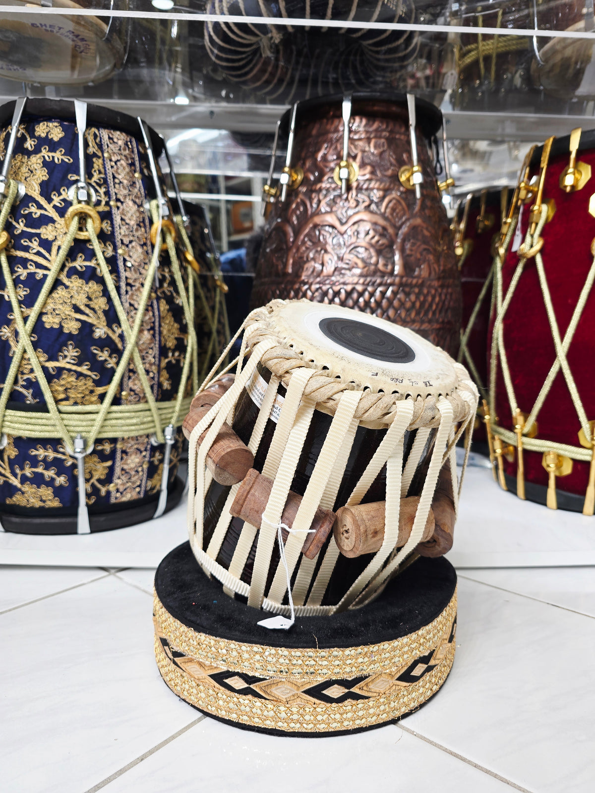 Amber Flux — 5.5″ F Mango Wood Dayan (Cosmetic Chips in Dark Gloss Finish)