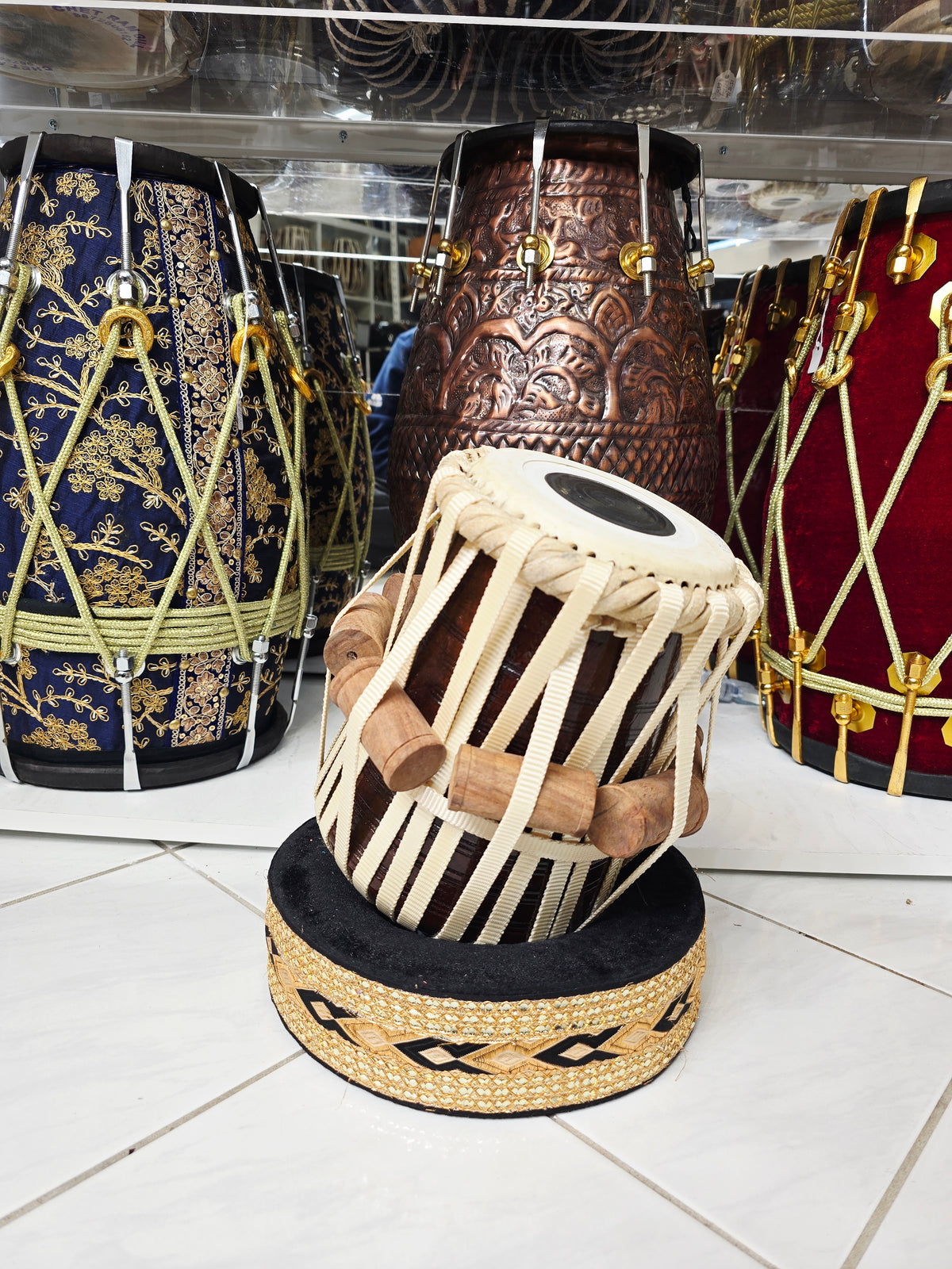 Sur Vira — 5.5″ D Red Sheesham Dayan