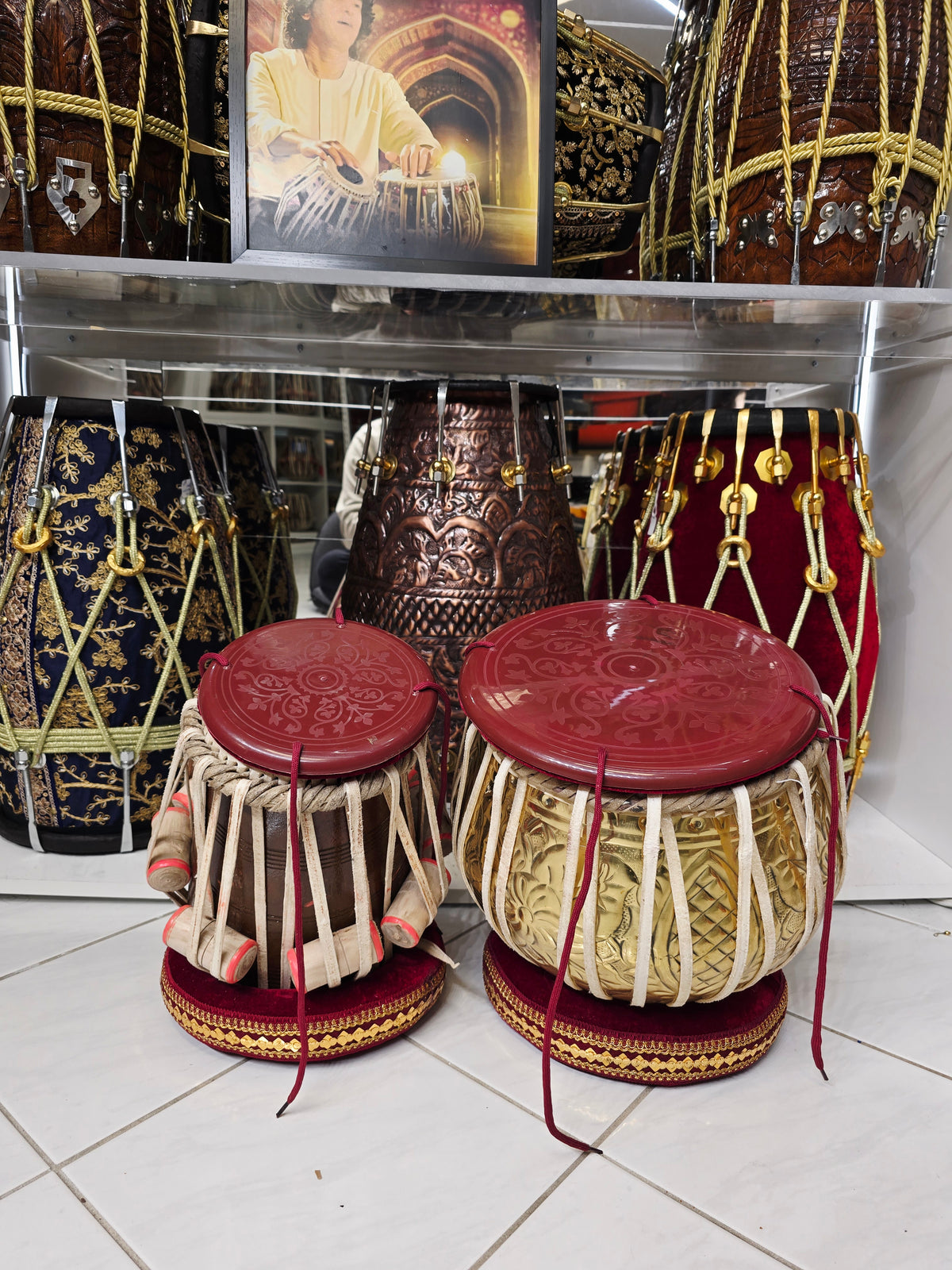 Raag Vector — 5.5″ D♯/E Red Sheesham Dayan + 9.25″ 2.8 kg Brass Bayan (Slight Ringing Sound)