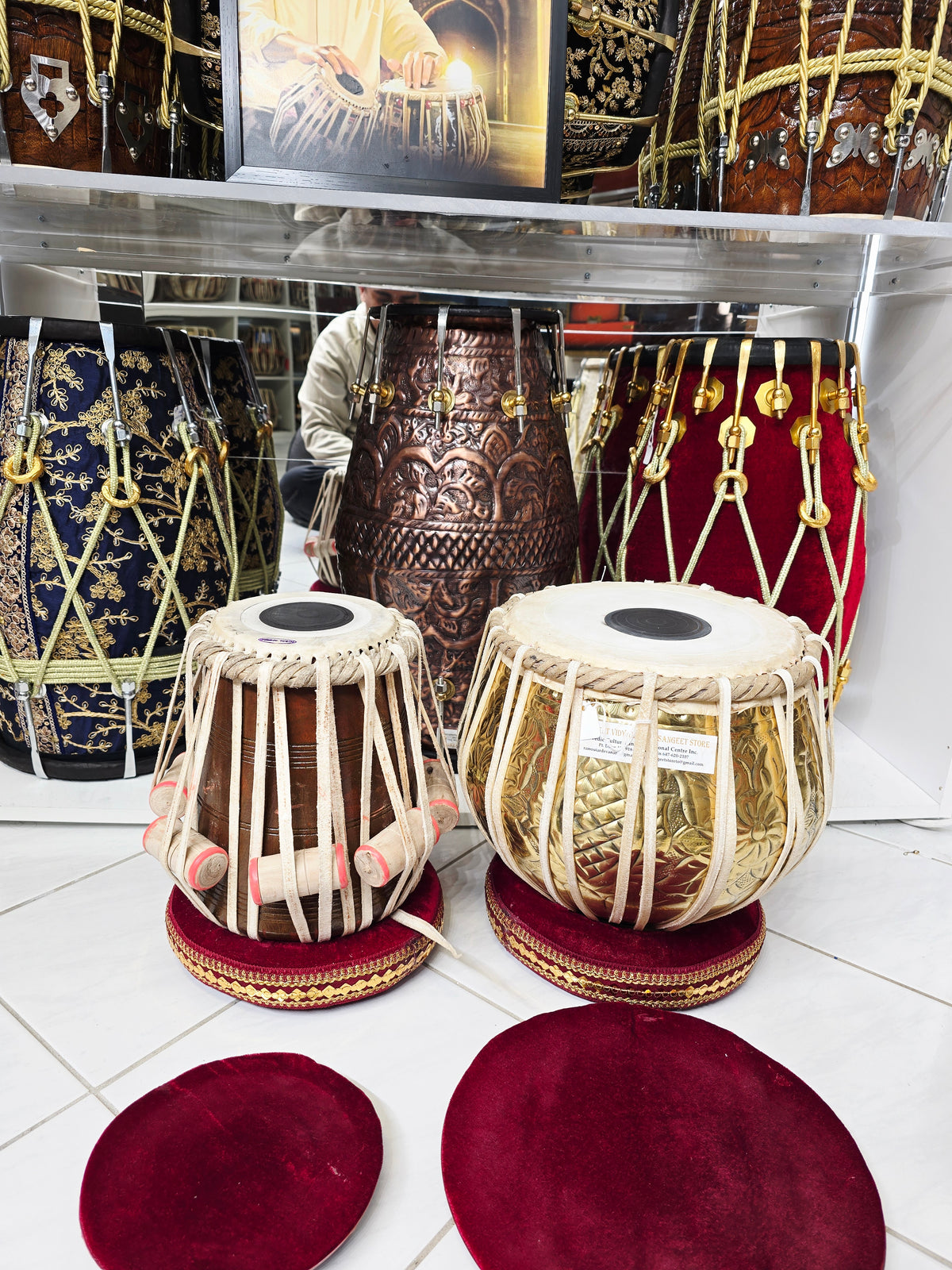 Raag Vector — 5.5″ D♯/E Red Sheesham Dayan + 9.25″ 2.8 kg Brass Bayan (Slight Ringing Sound)