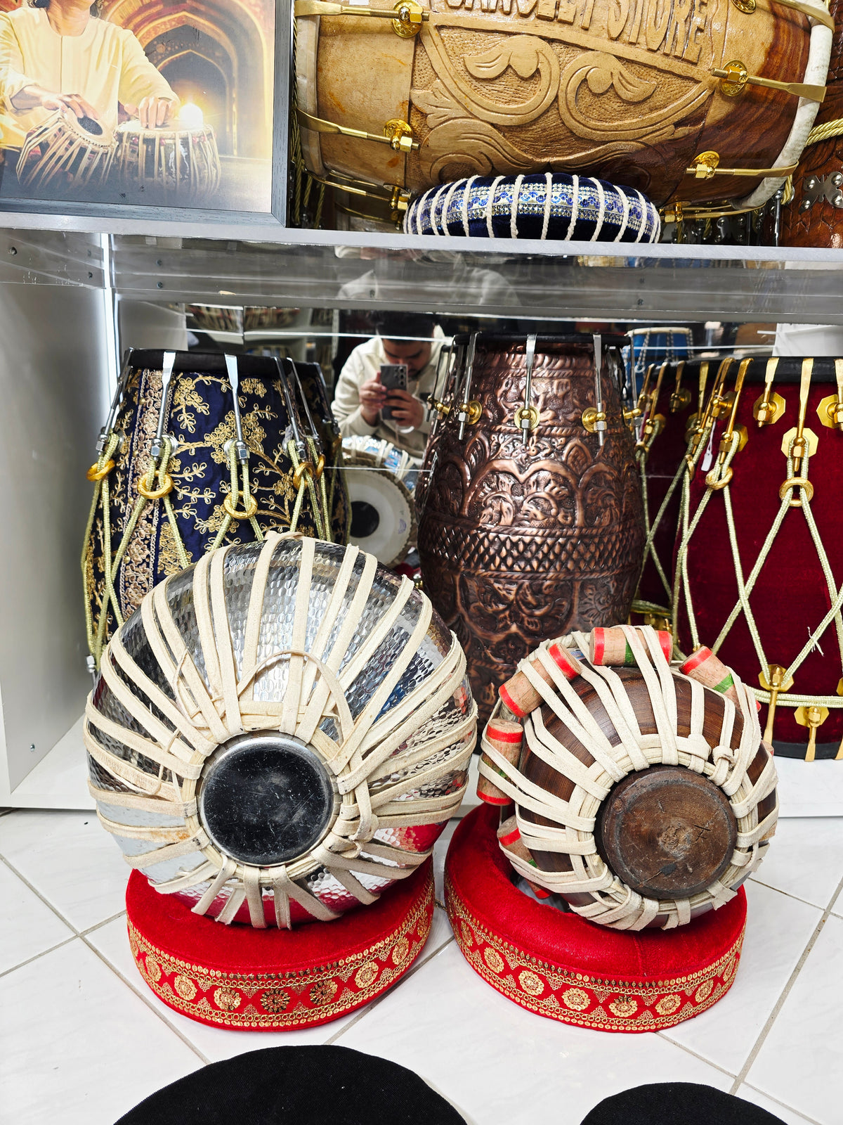 Naad Virex — 5.5″ D/D♯ Red Sheesham Dayan + 9.25″ 4.4 kg Silver Copper Bayan (Concert Mohd. Sharif Tabla Set) *Exceptional Tone, Barely Noticeable Hissing